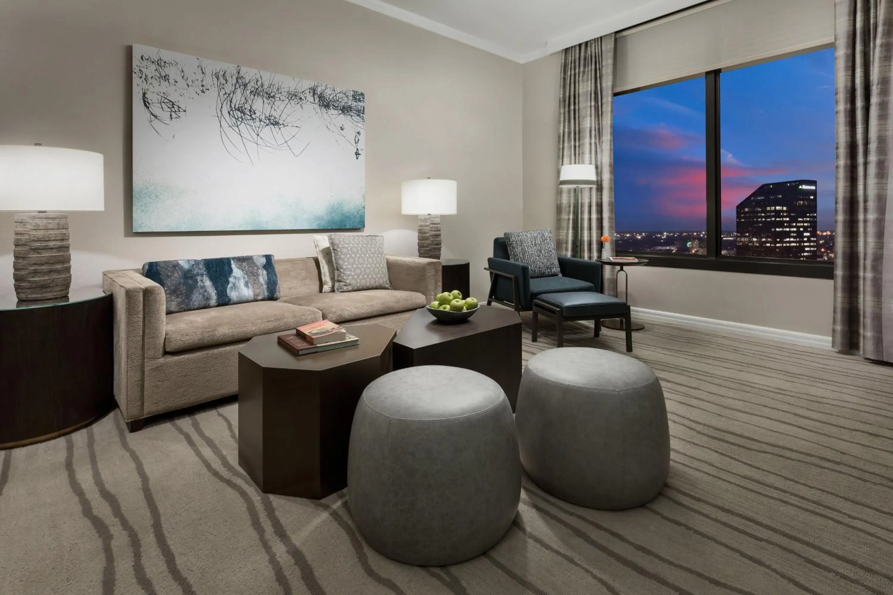 Living room in The Westin New Orleans