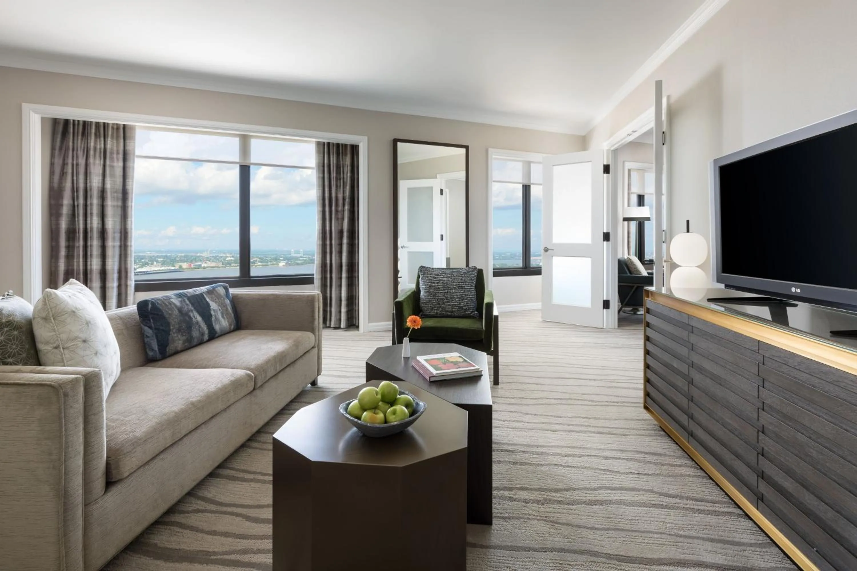 Photo of the whole room in The Westin New Orleans