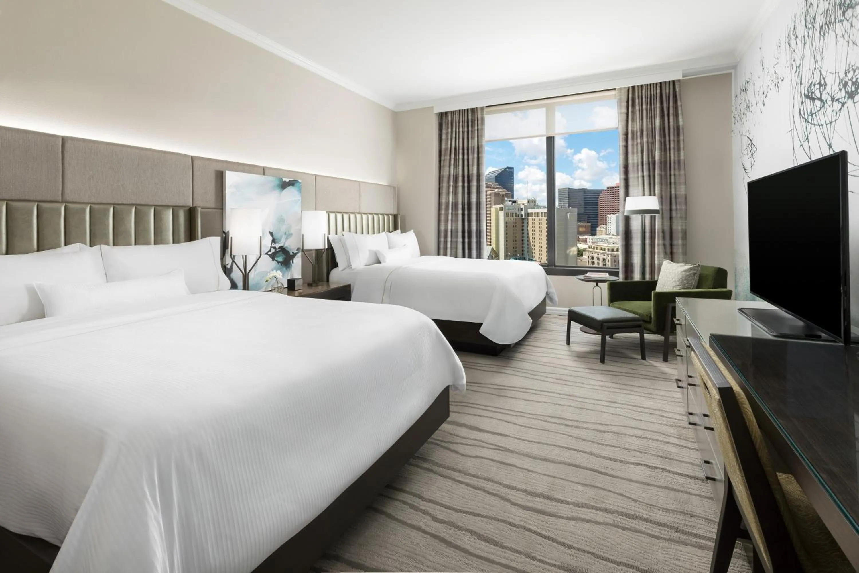 Photo of the whole room, Bed in The Westin New Orleans