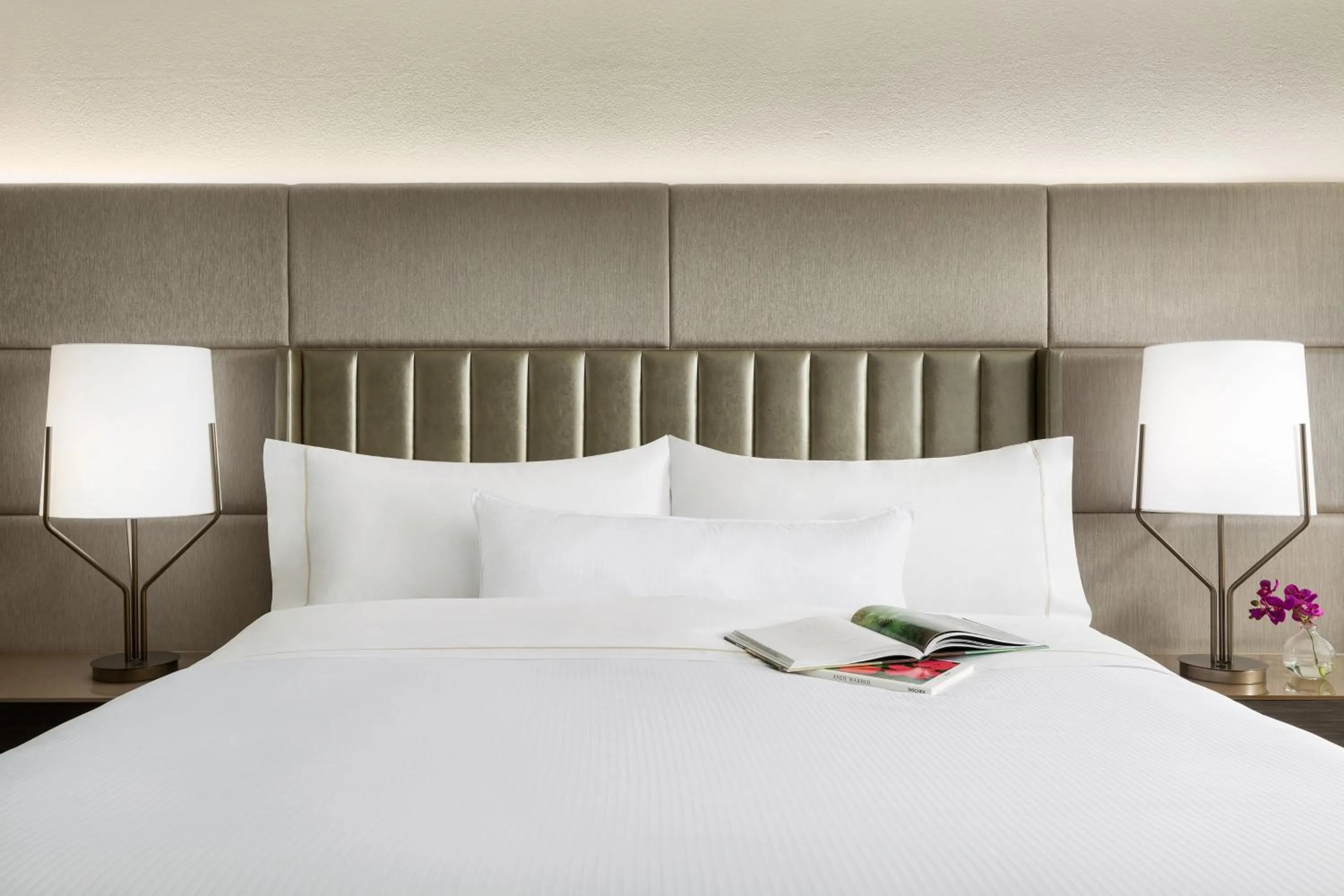 Photo of the whole room, Bed in The Westin New Orleans