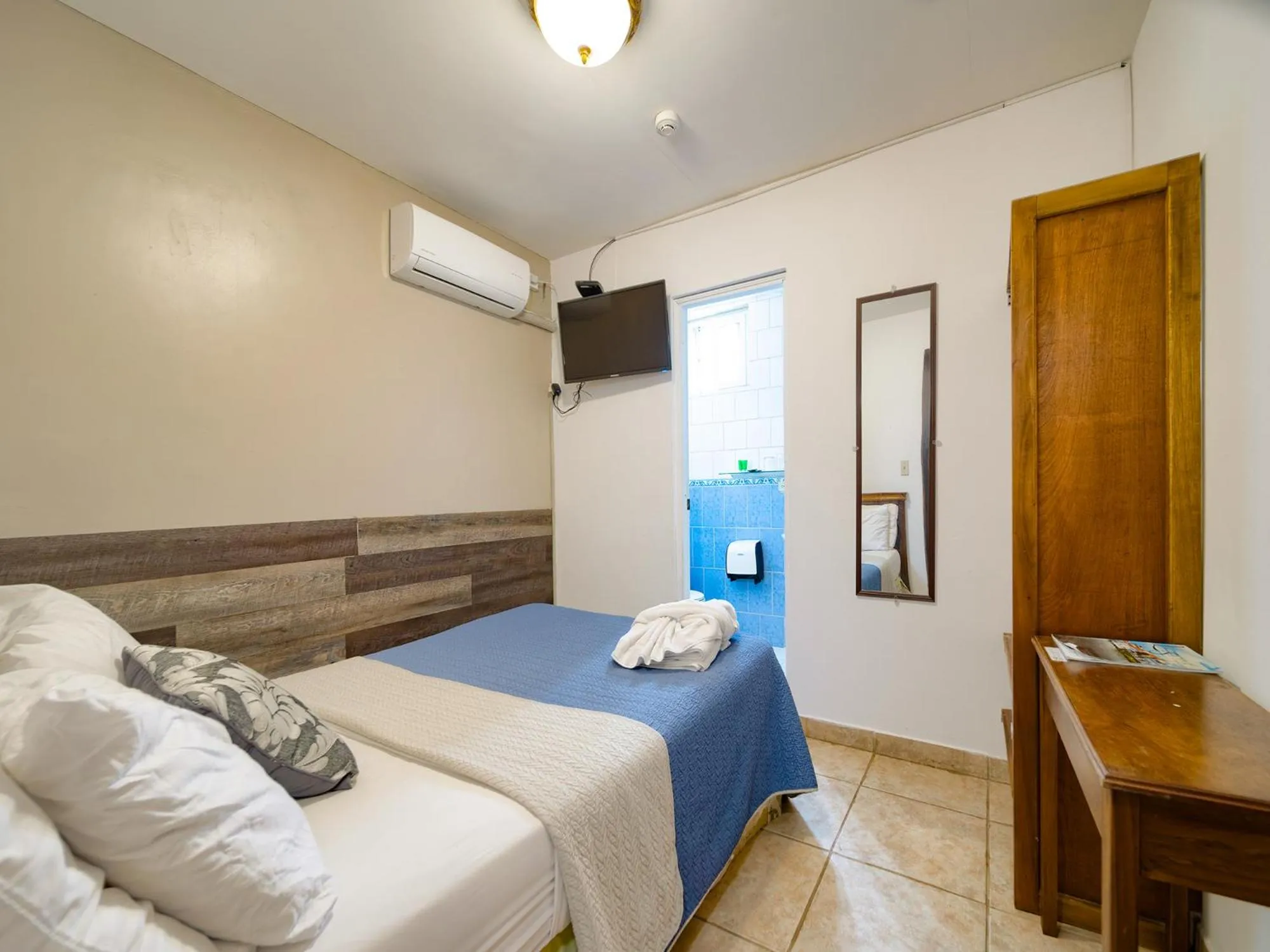 Photo of the whole room, Bed in Hotel La Casa de la Abuela