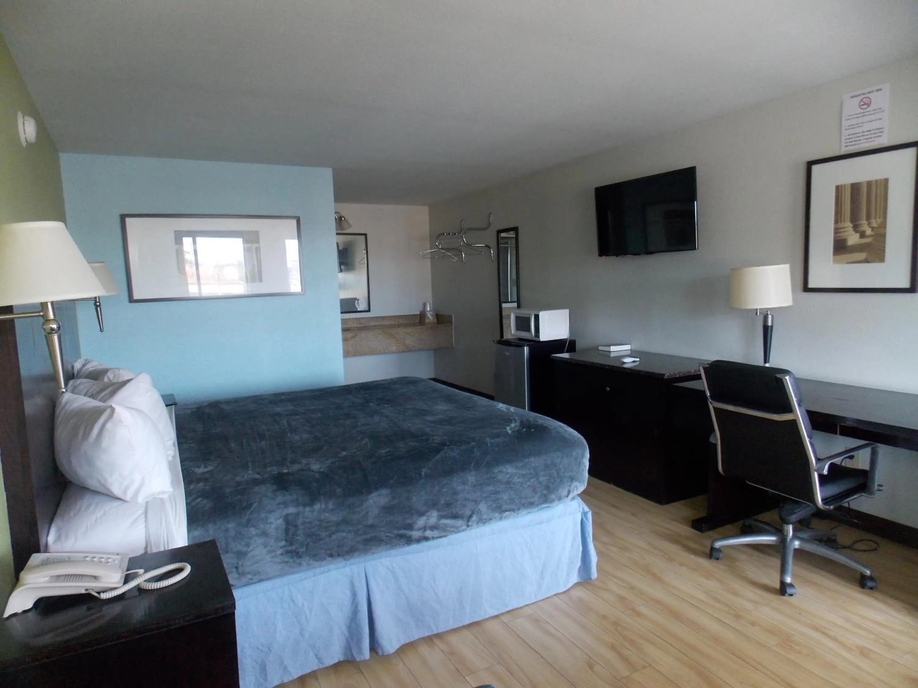 Bed in Augusta Best Inn