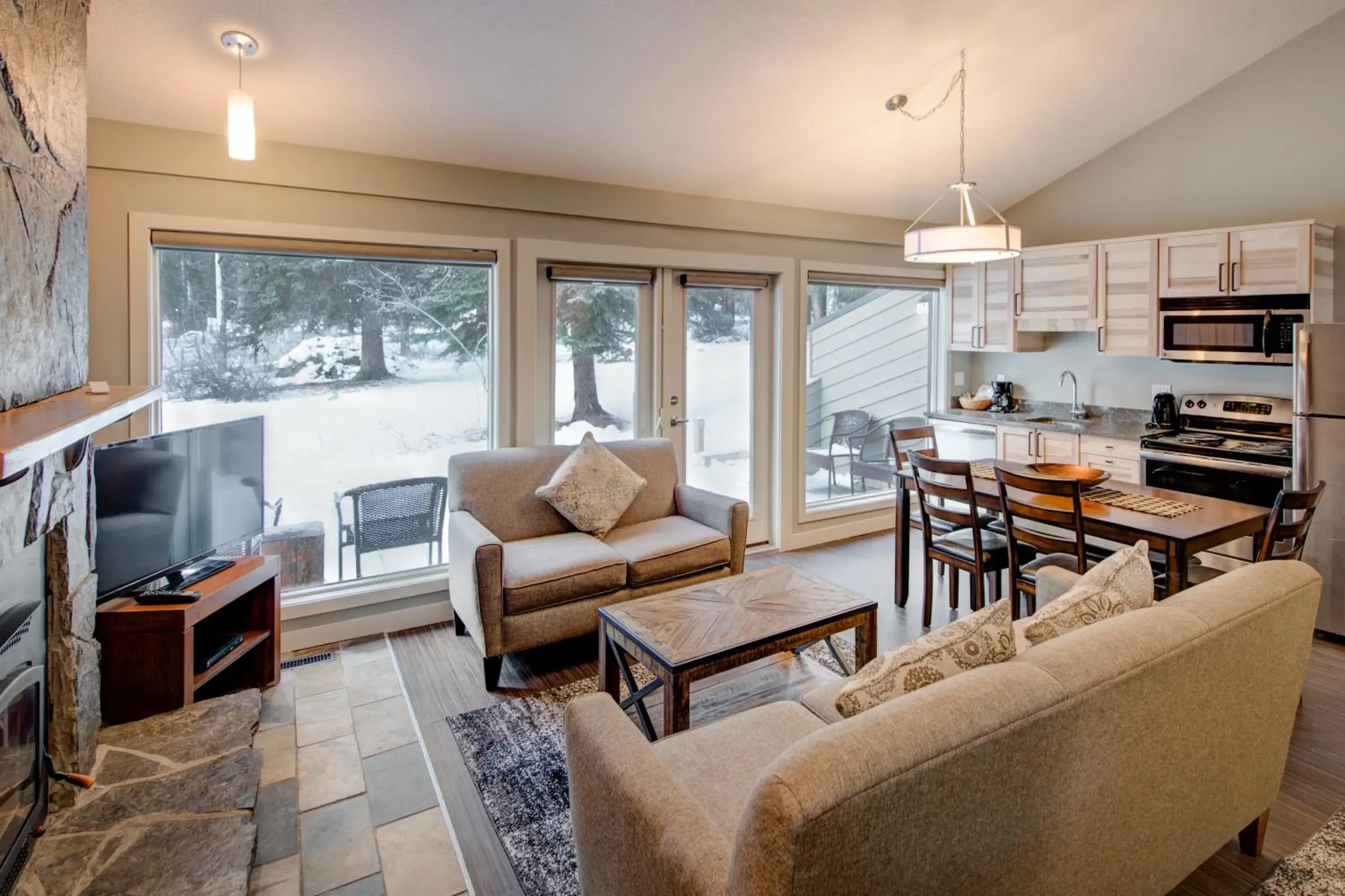 Living room in The Juniper Hotel & Bistro Living room in The Juniper Hotel & Bistro