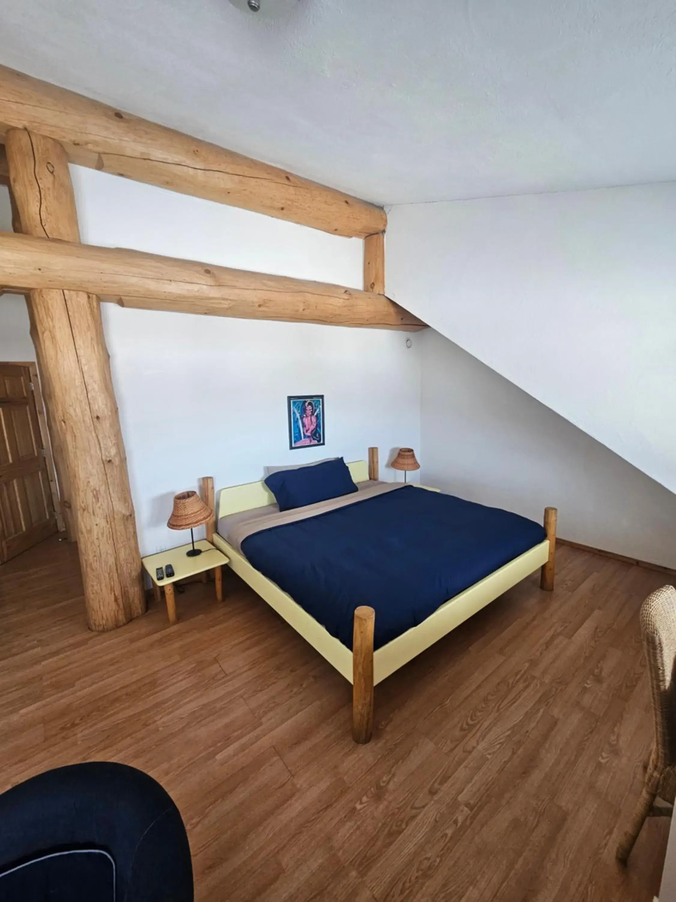 King Room with Lake View in Williston Lake Resort King Room with Lake View in Williston Lake Resort