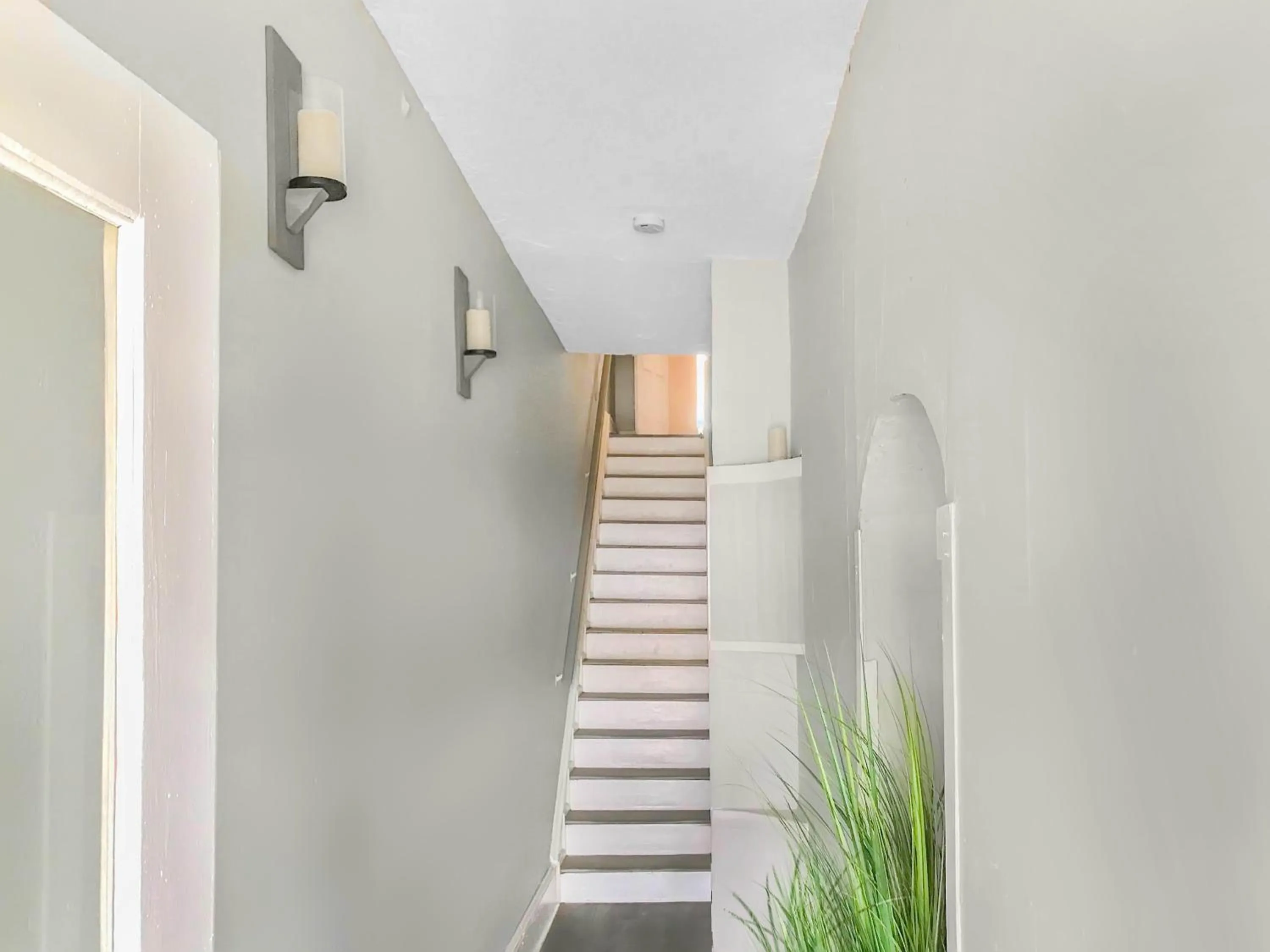 Philly Coed Dorm!! 15 Min Train to Center City!!