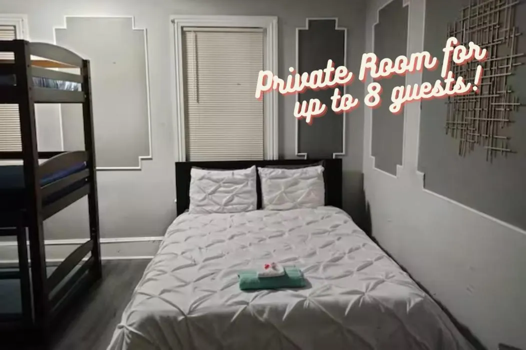 Bed in Philly Coed Dorm!! 15 Min Train to Center City!!