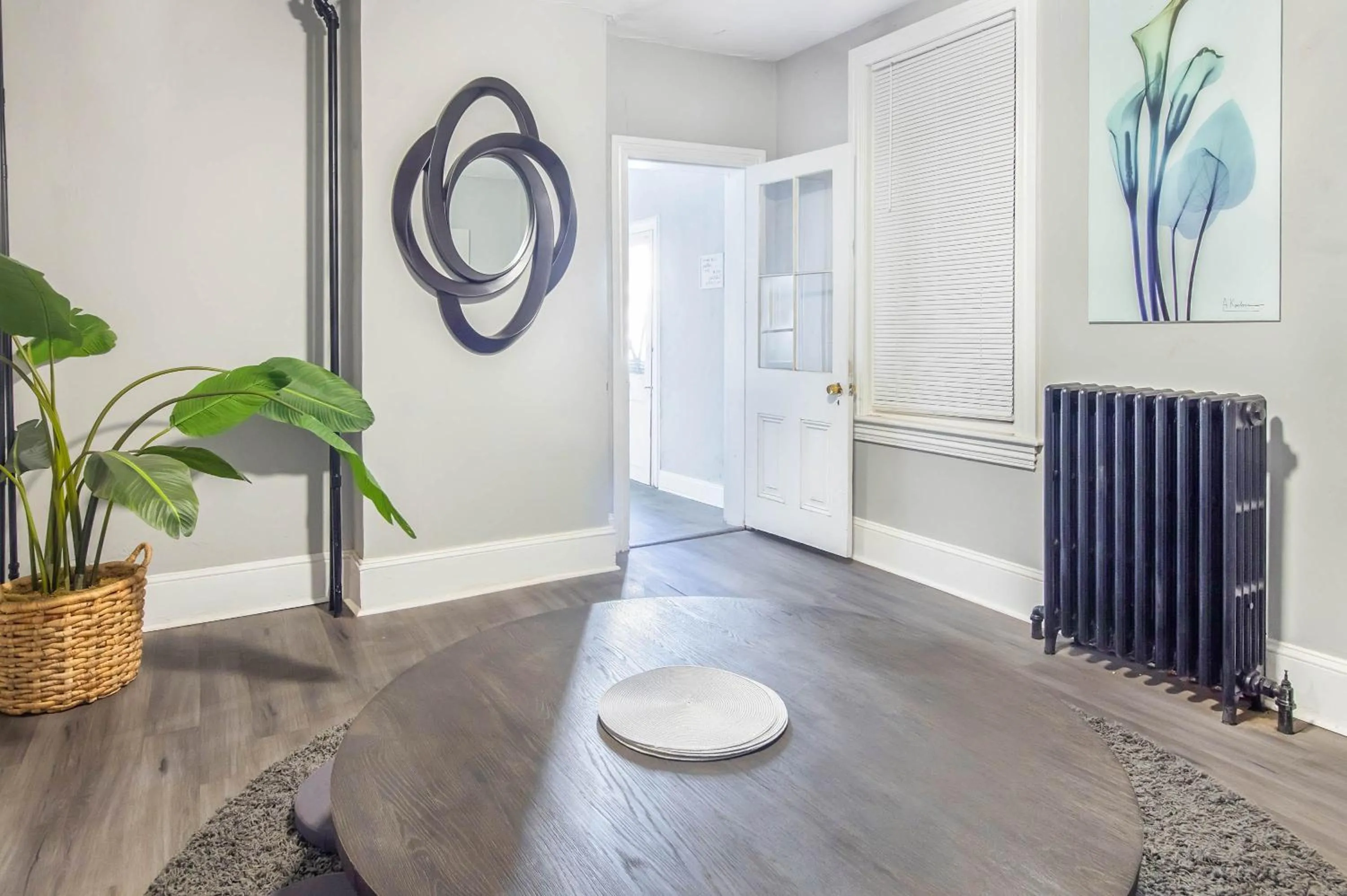 Philly Coed Dorm!! 15 Min Train to Center City!!