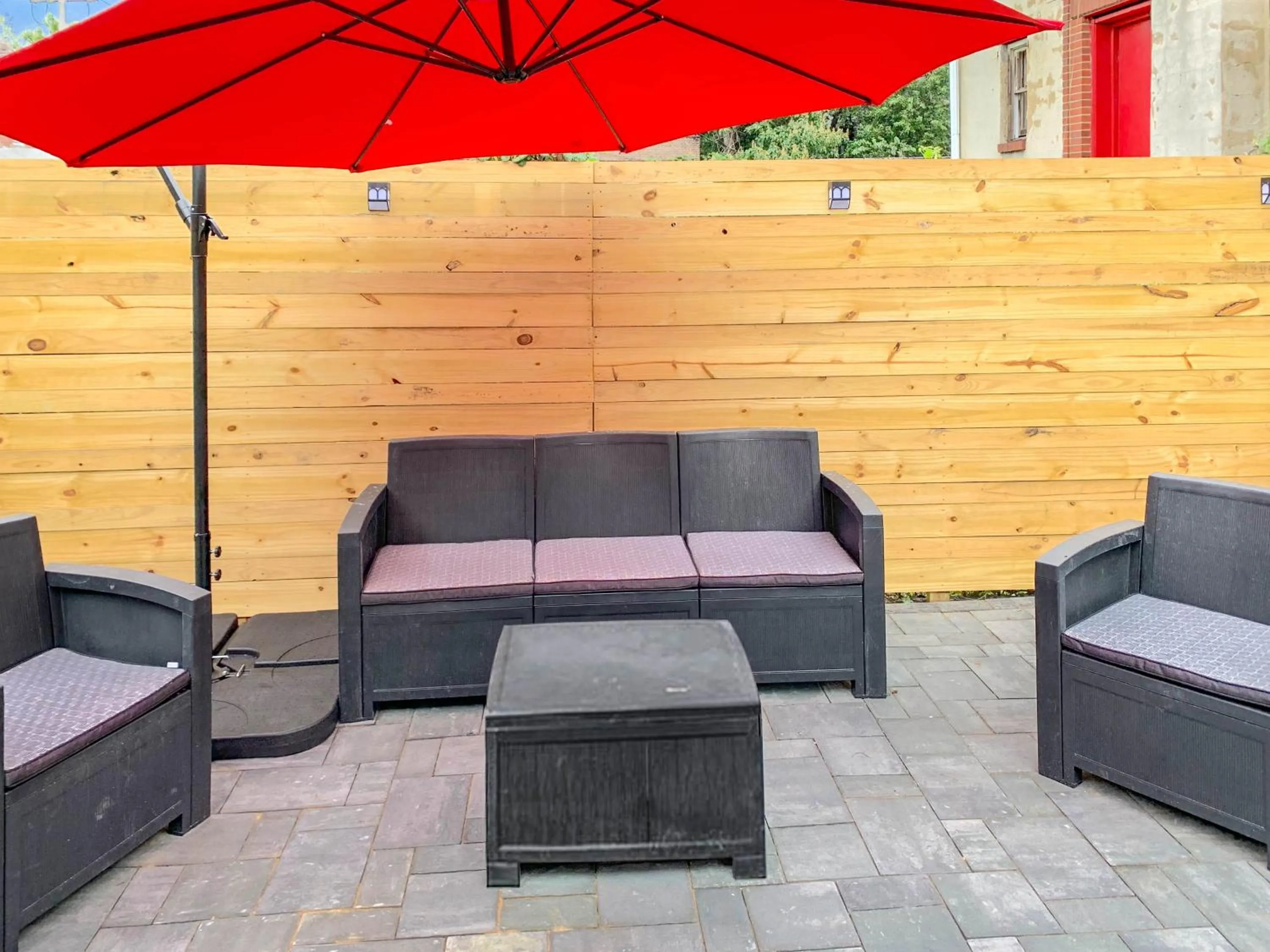 Philly Coed Dorm!! 15 Min Train to Center City!!