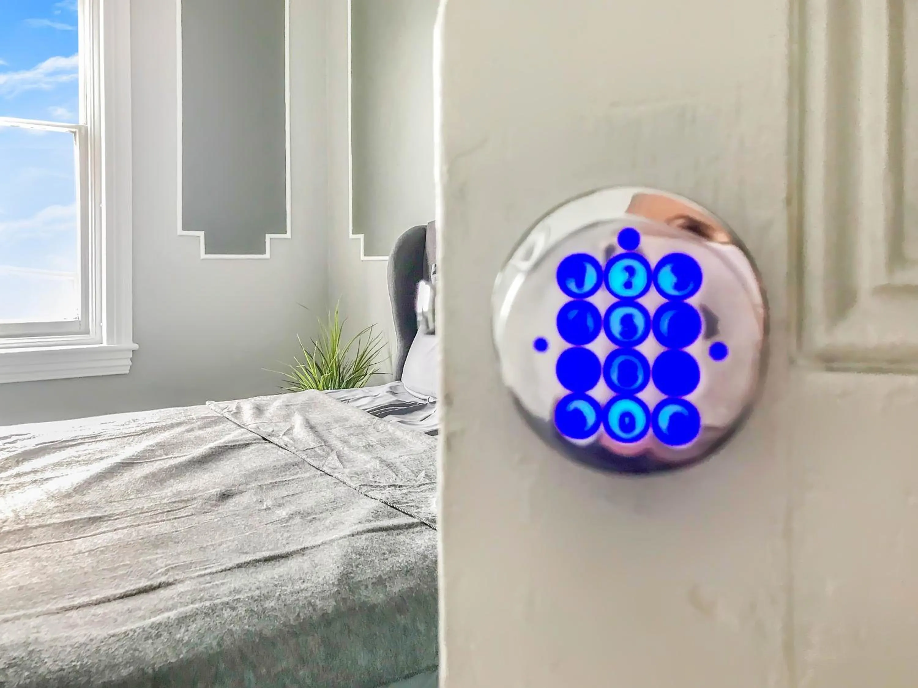 Bed in Philly Coed Dorm!! 15 Min Train to Center City!!