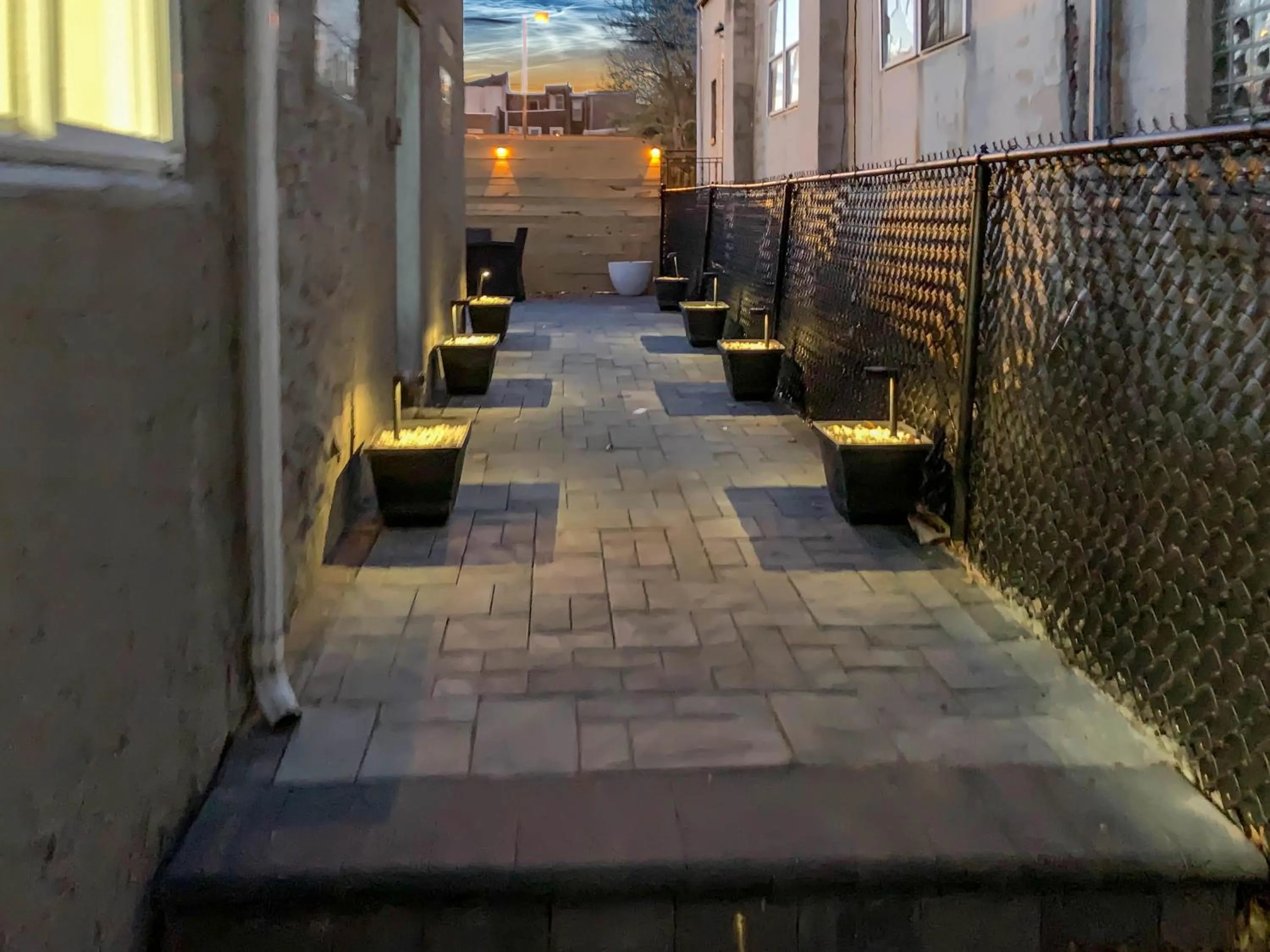 Philly Coed Dorm!! 15 Min Train to Center City!!