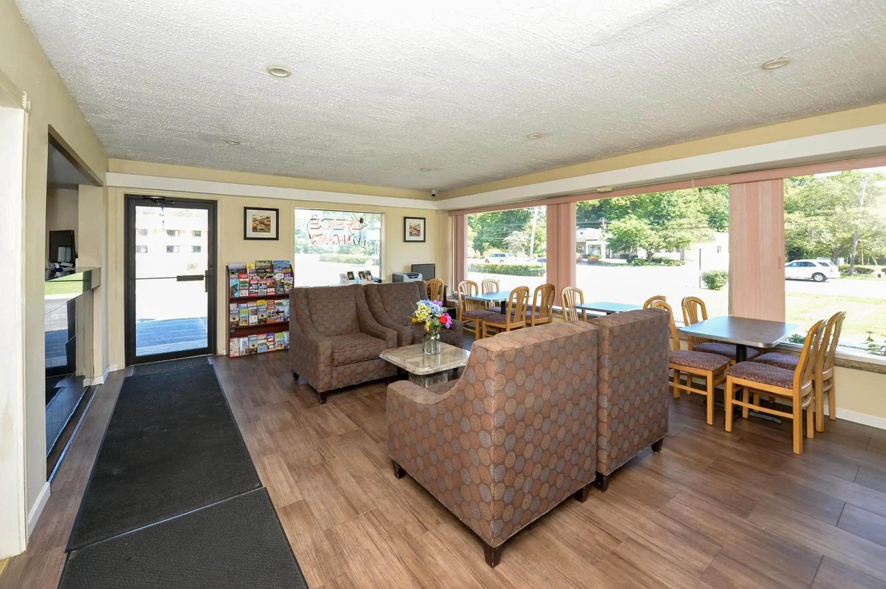 Lobby or reception in Americas Best Value Inn at Central Valley-Woodbury Lobby or reception in Americas Best Value Inn at Central Valley-Woodbury