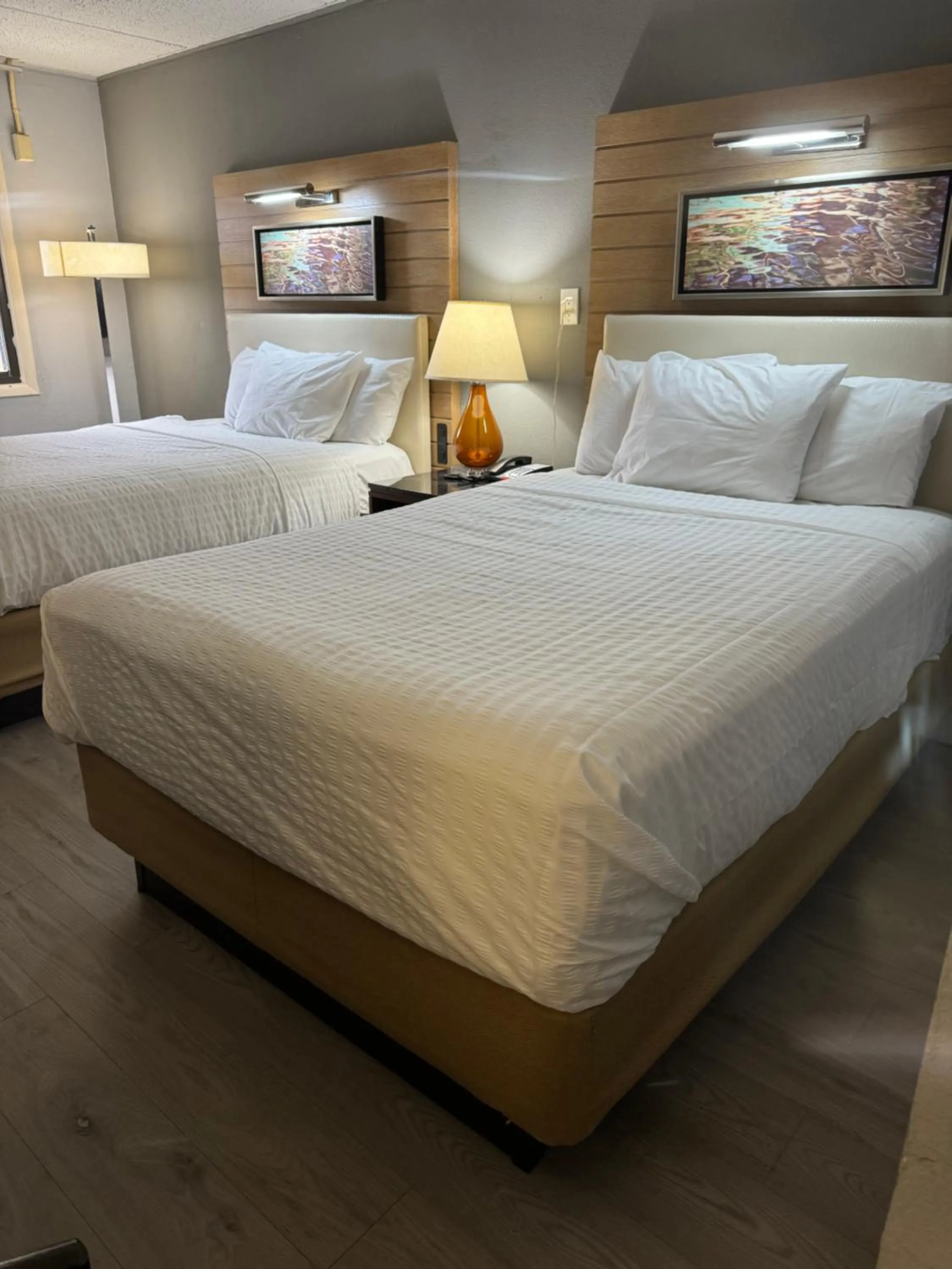 Photo of the whole room, Bed in Americas Best Value Inn at Central Valley-Woodbury