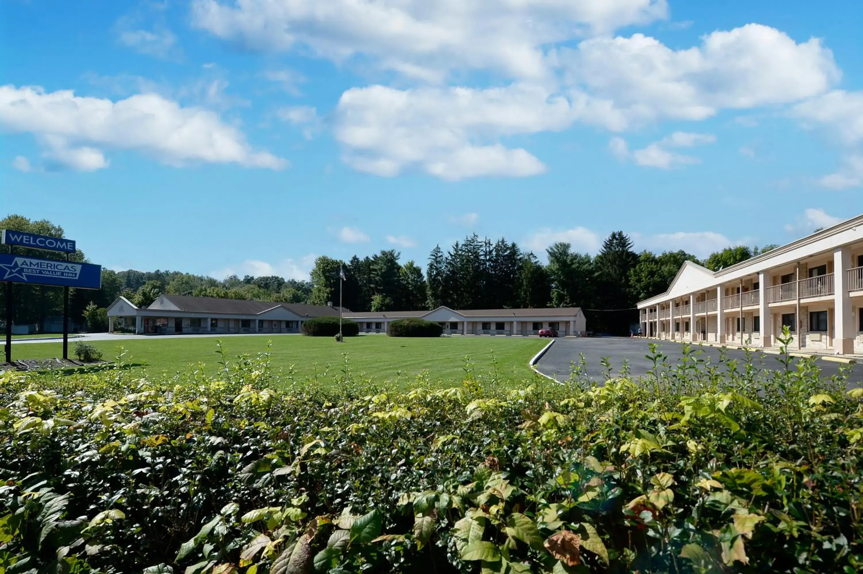 Facade/entrance in Americas Best Value Inn at Central Valley-Woodbury Facade/entrance in Americas Best Value Inn at Central Valley-Woodbury