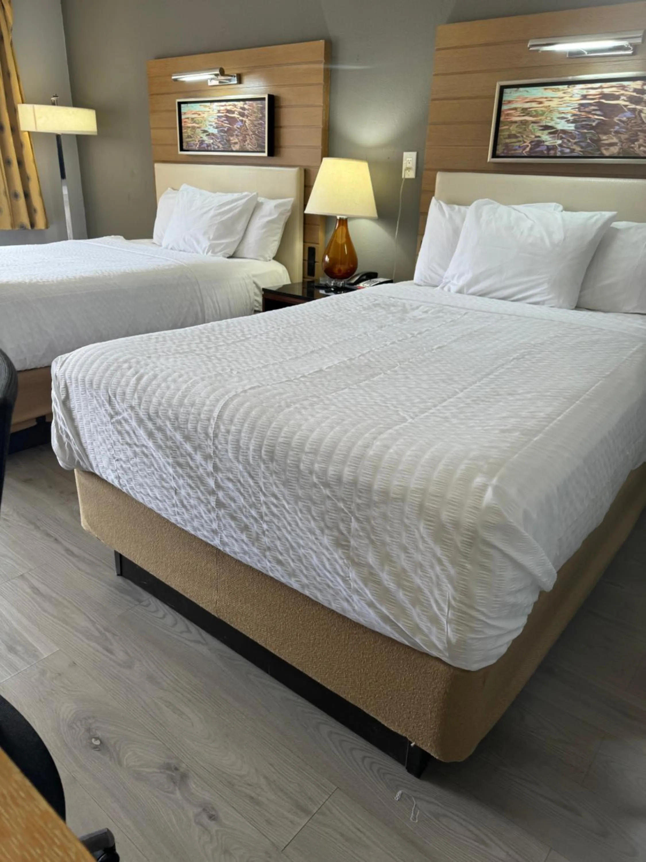 Photo of the whole room, Bed in Americas Best Value Inn at Central Valley-Woodbury