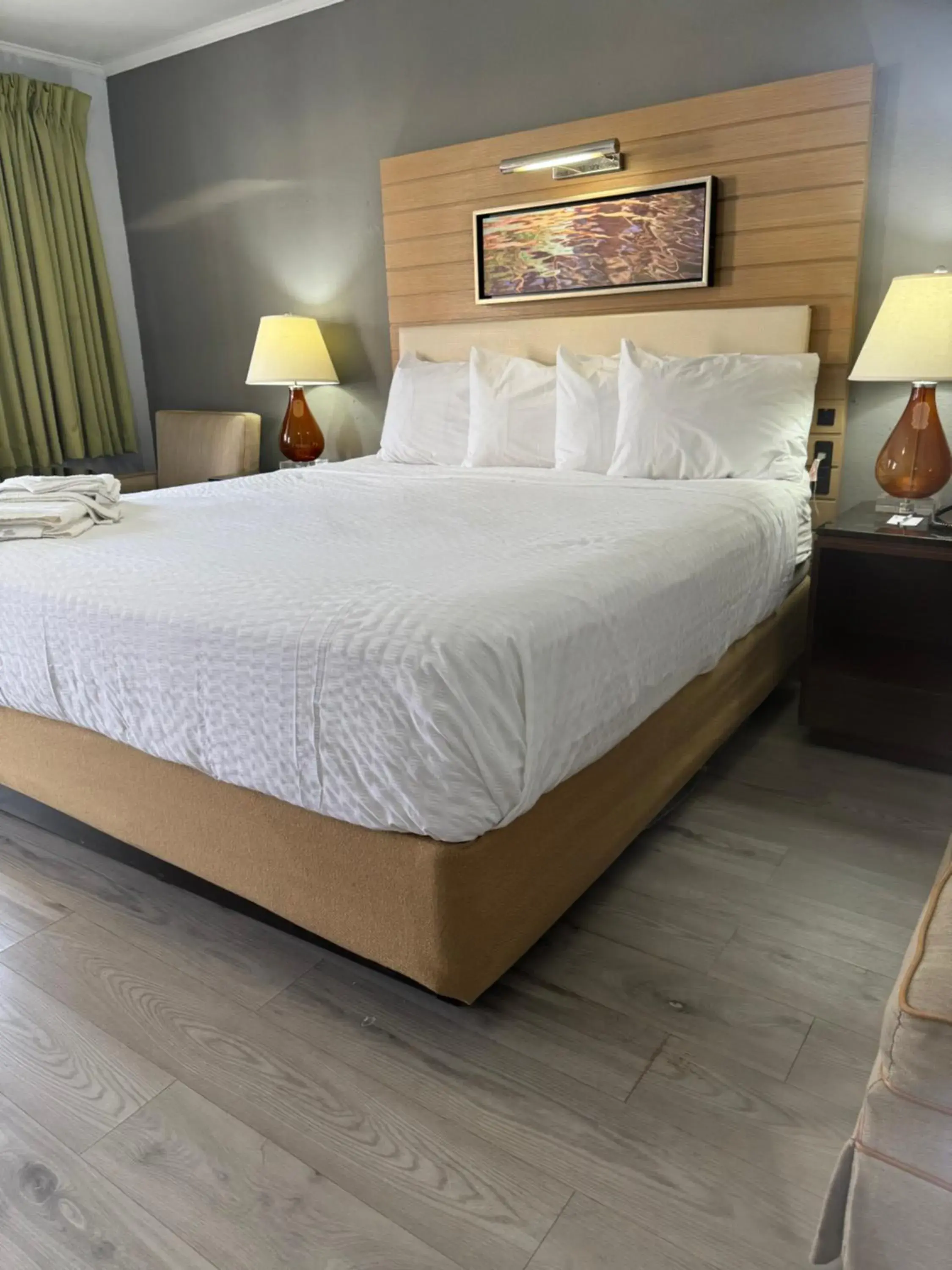 Bed in Americas Best Value Inn at Central Valley-Woodbury Bed in Americas Best Value Inn at Central Valley-Woodbury