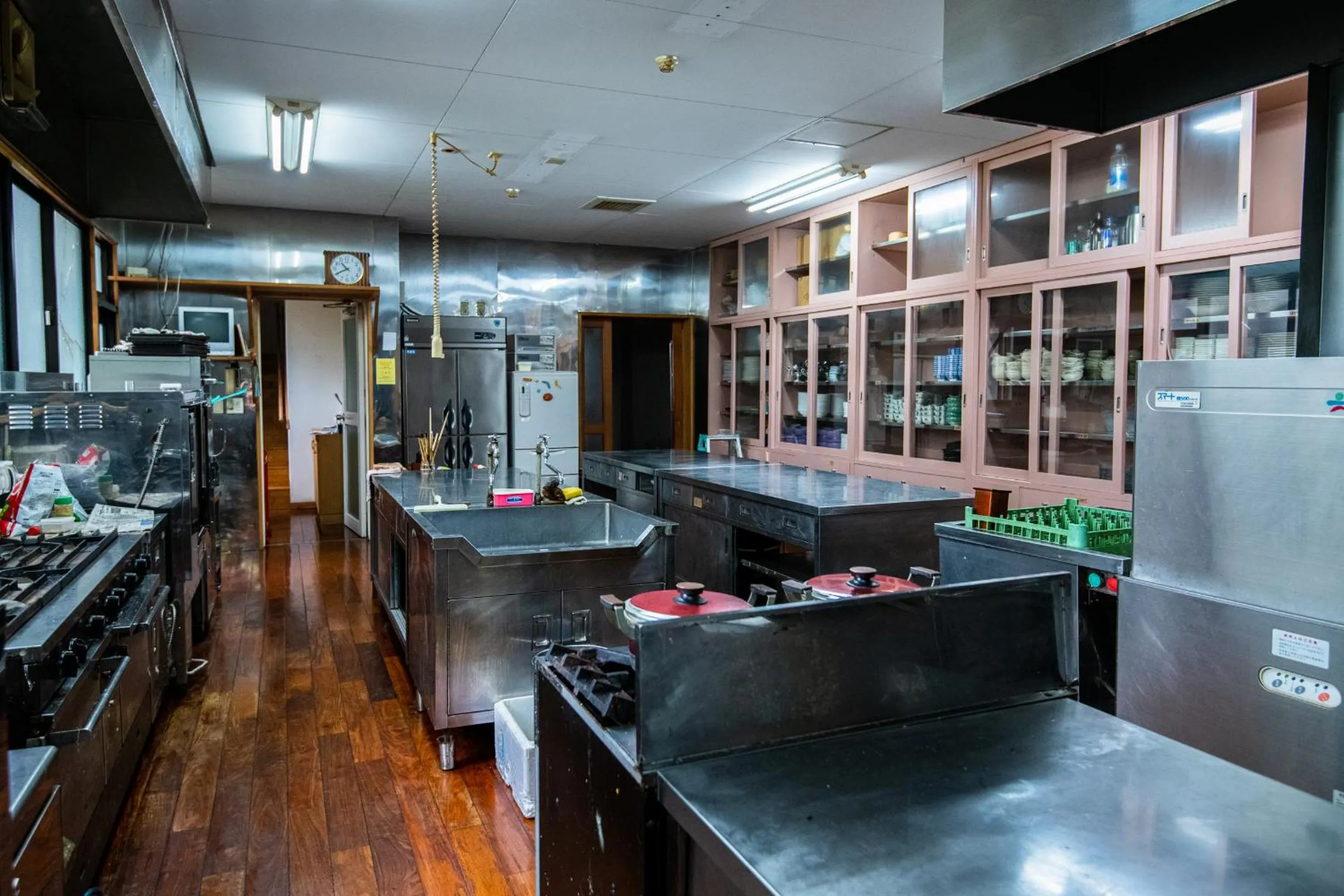 Communal kitchen in Toemu Nozawa Lodge