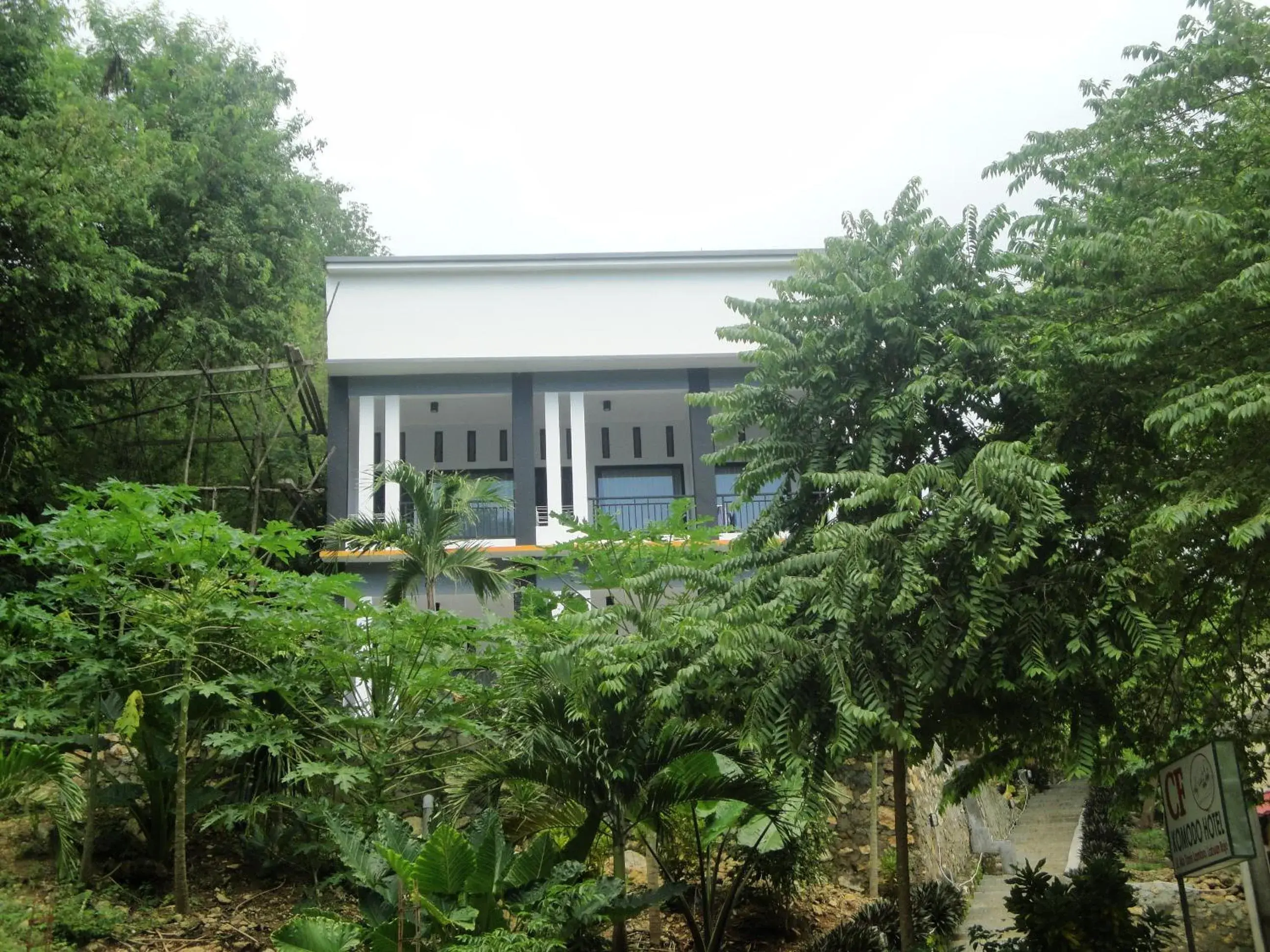 Facade/entrance in CF Komodo Hotel Facade/entrance in CF Komodo Hotel