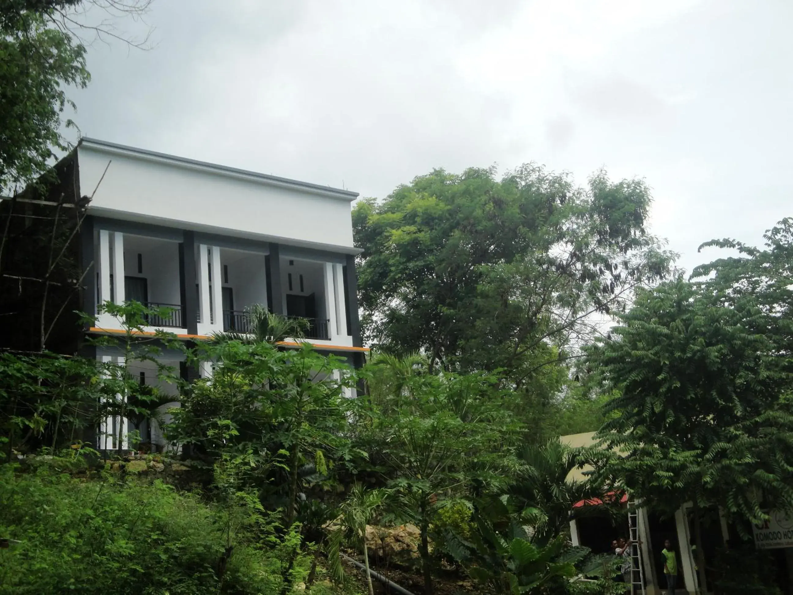 Facade/entrance in CF Komodo Hotel Facade/entrance in CF Komodo Hotel