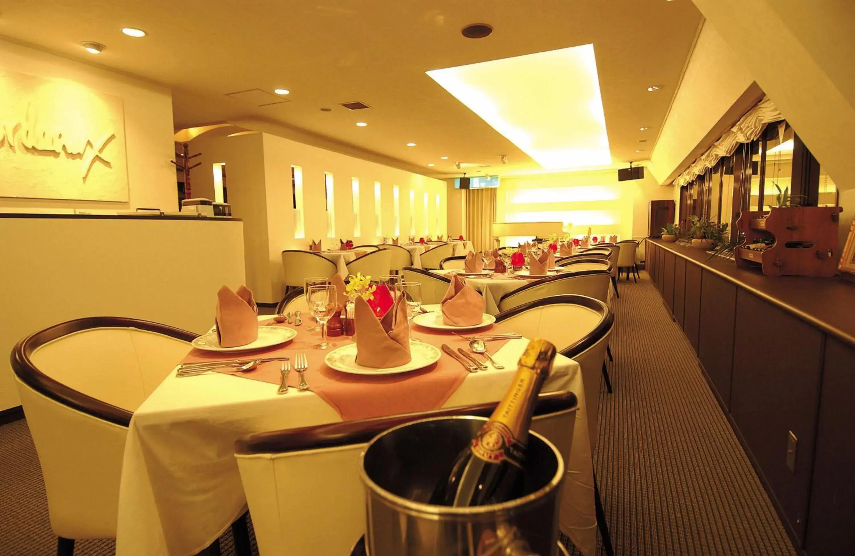 Restaurant/places to eat in Ryukyu Sun Royal Hotel Restaurant/places to eat in Ryukyu Sun Royal Hotel