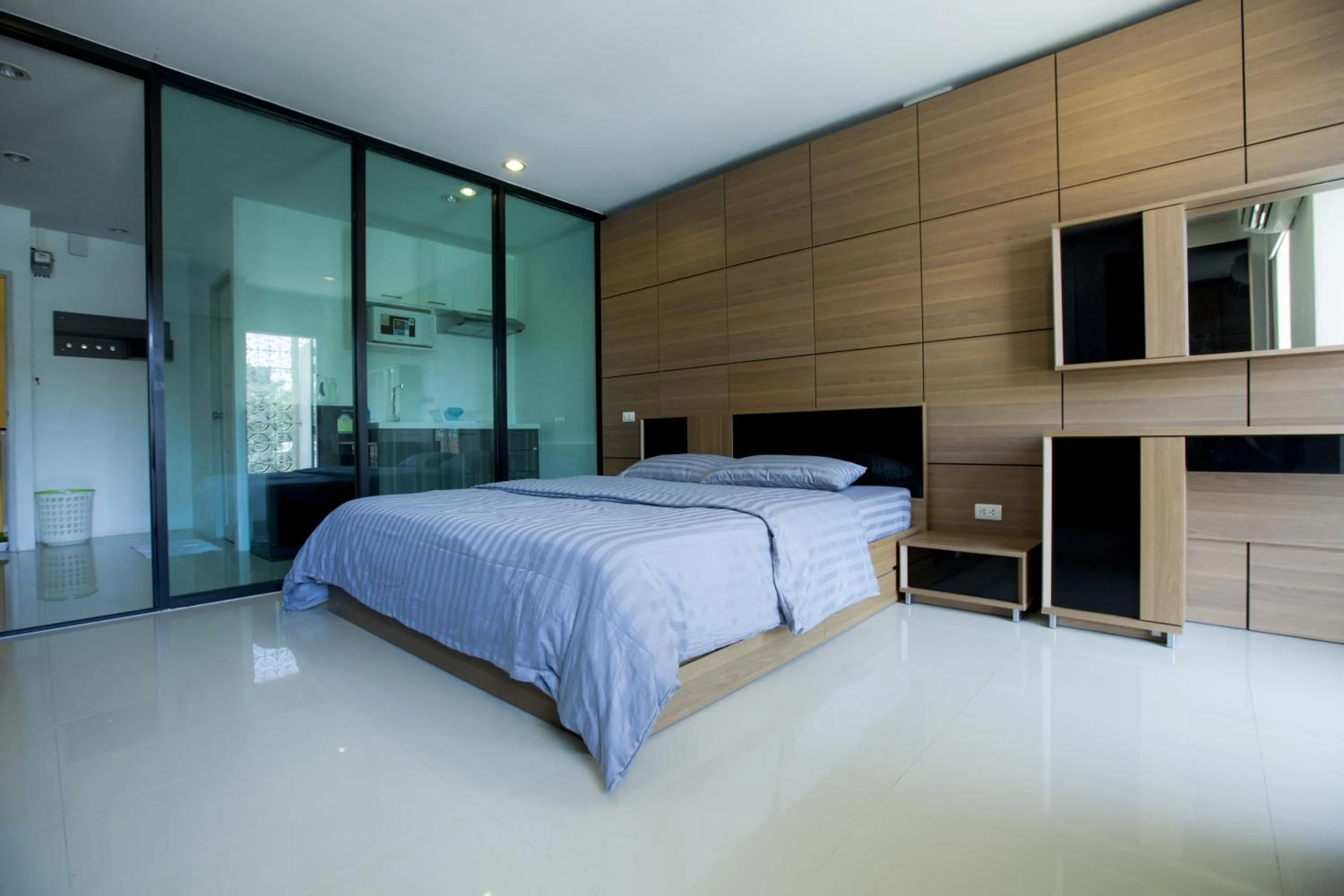 Photo of the whole room, Bed in Number 4 Phuket