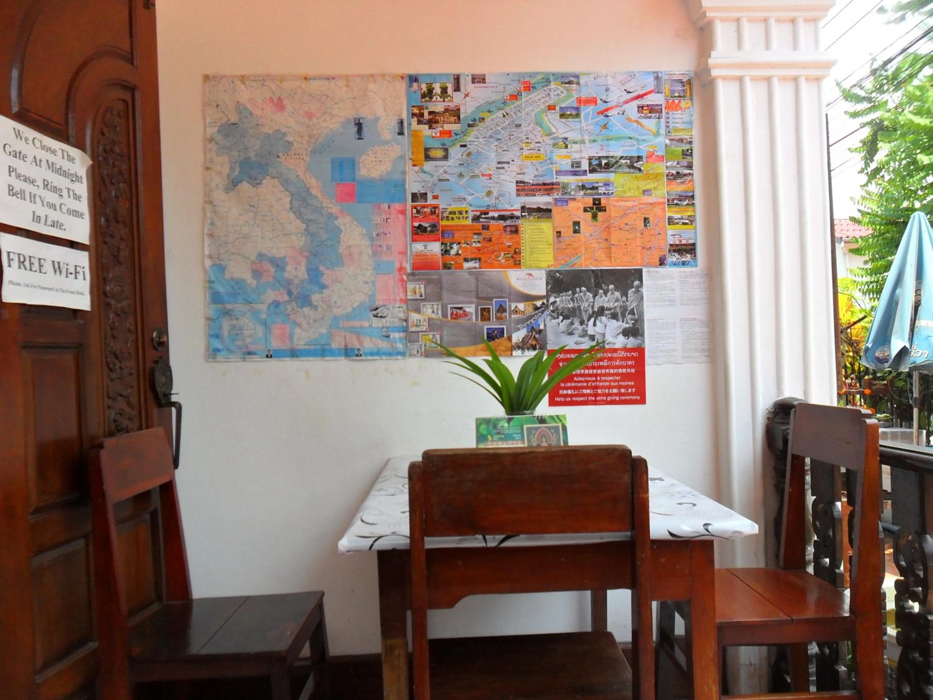 Seating area in Rattana Guesthouse