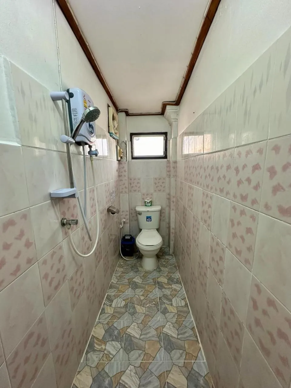 Bathroom in Rattana Guesthouse