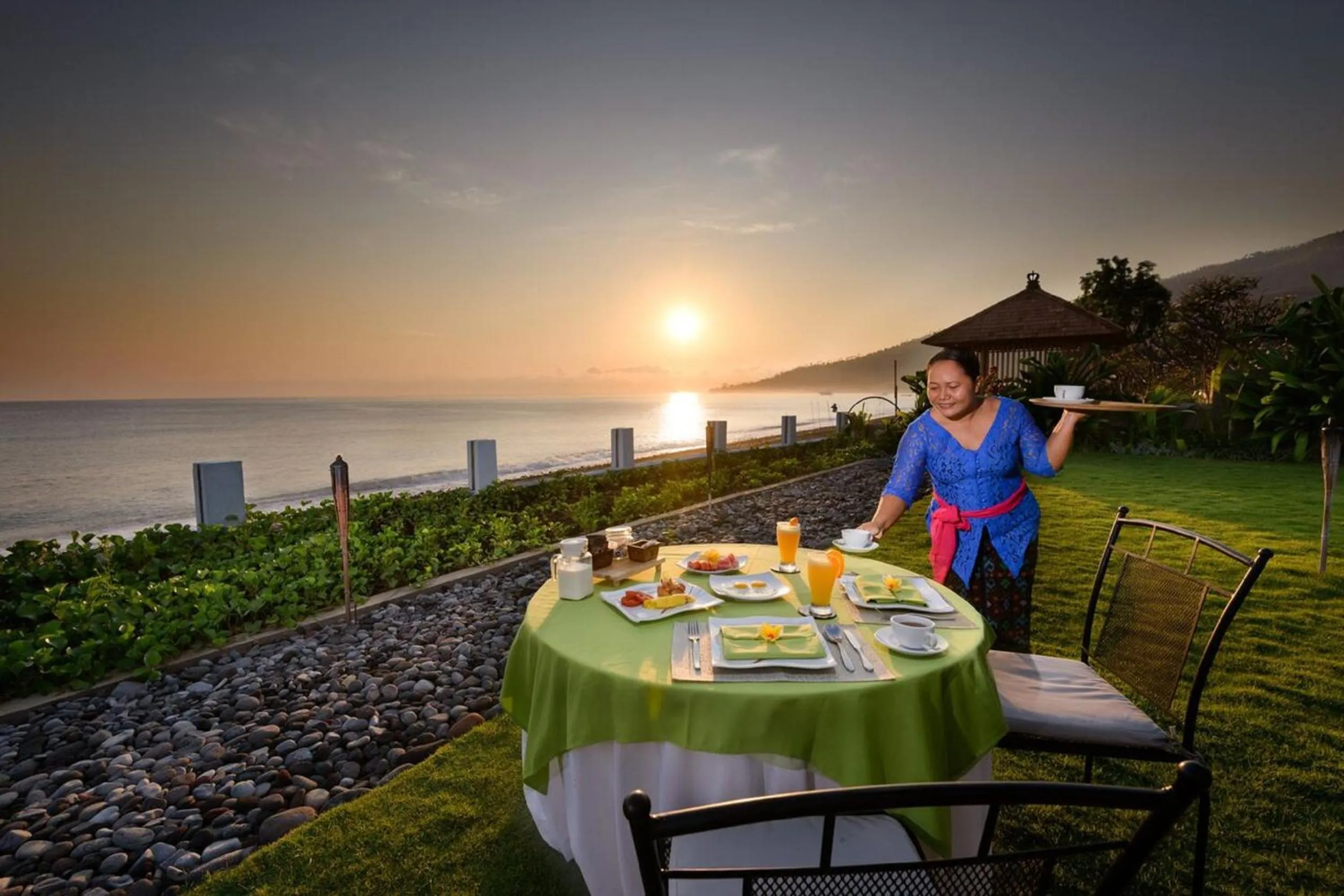 Breakfast in Aslin Villa