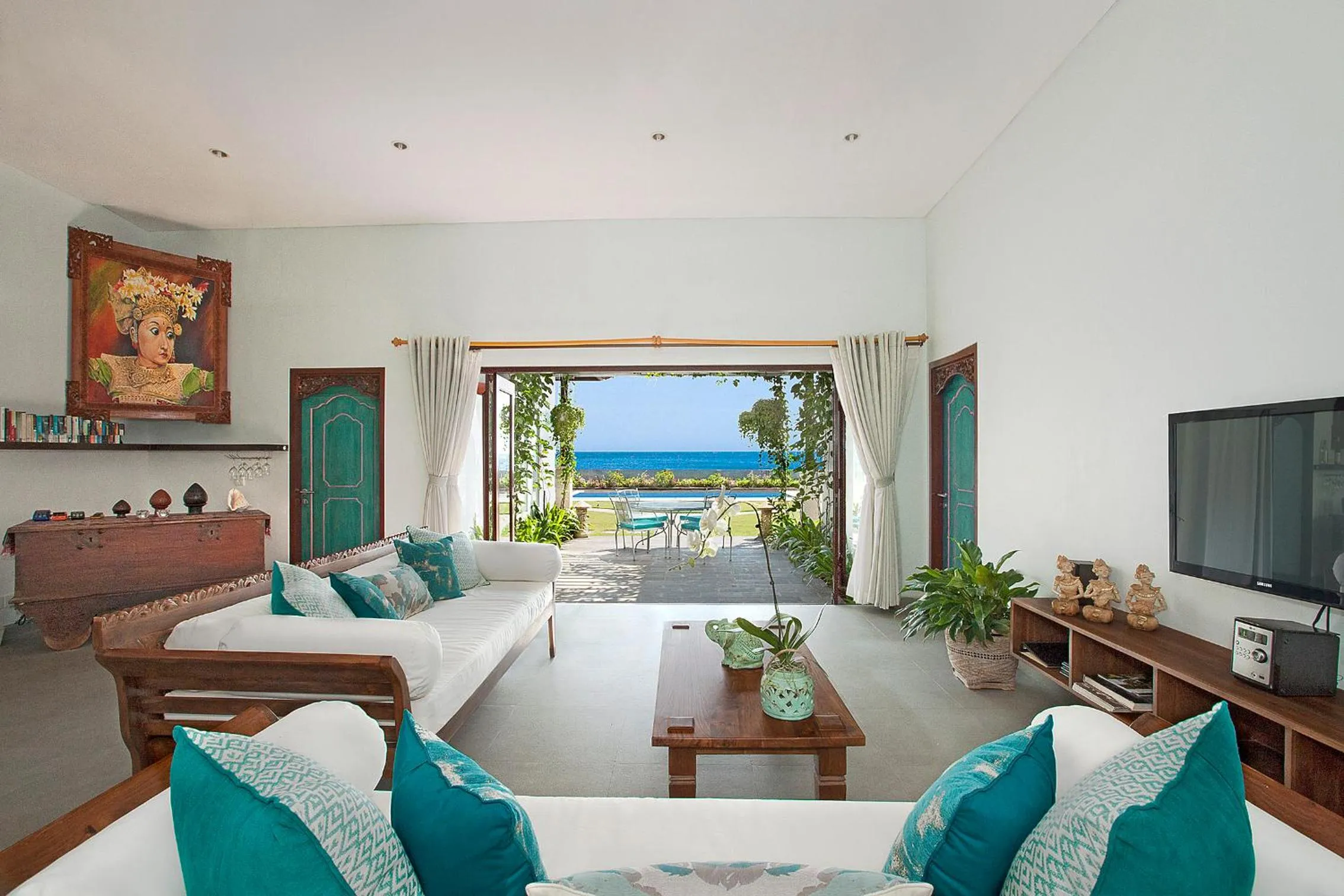 Living room in Aslin Villa