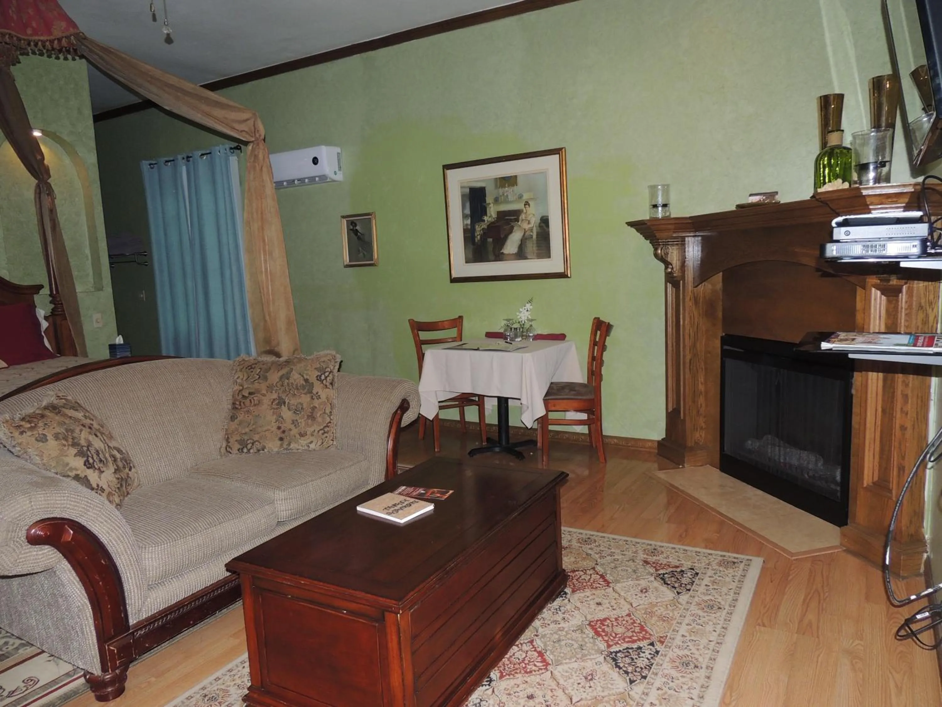 The Whispering Pines Inn