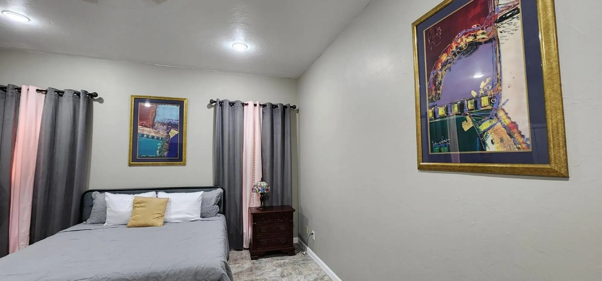 Bed in The Whispering Pines Inn