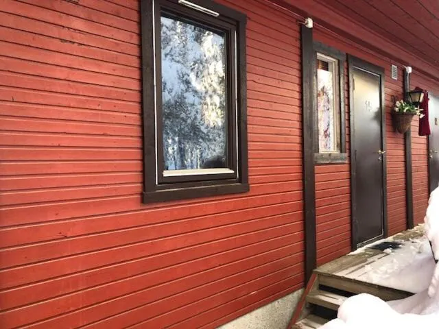 Rena HOSTEL EINARA