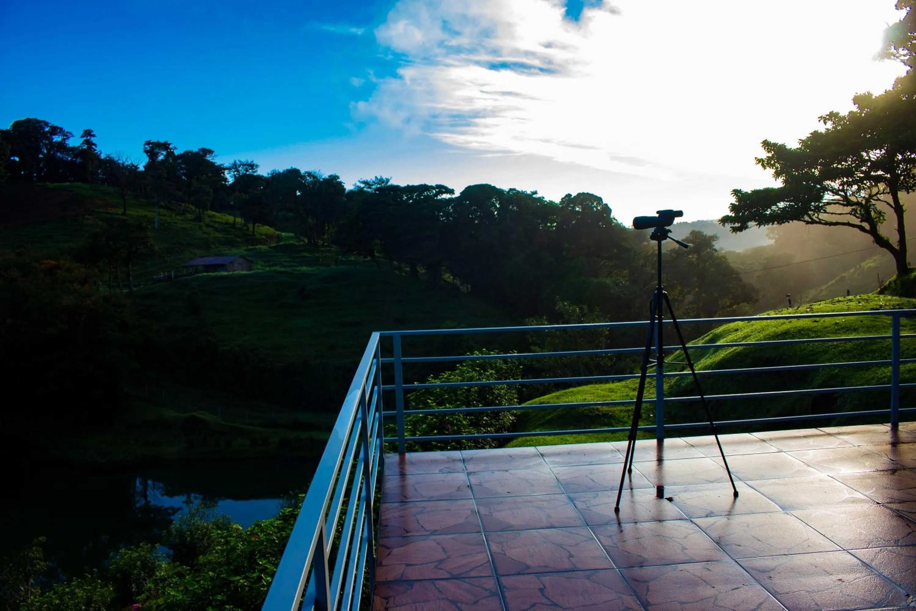 Balcony/Terrace in Burbi Lake Lodge Monteverde
