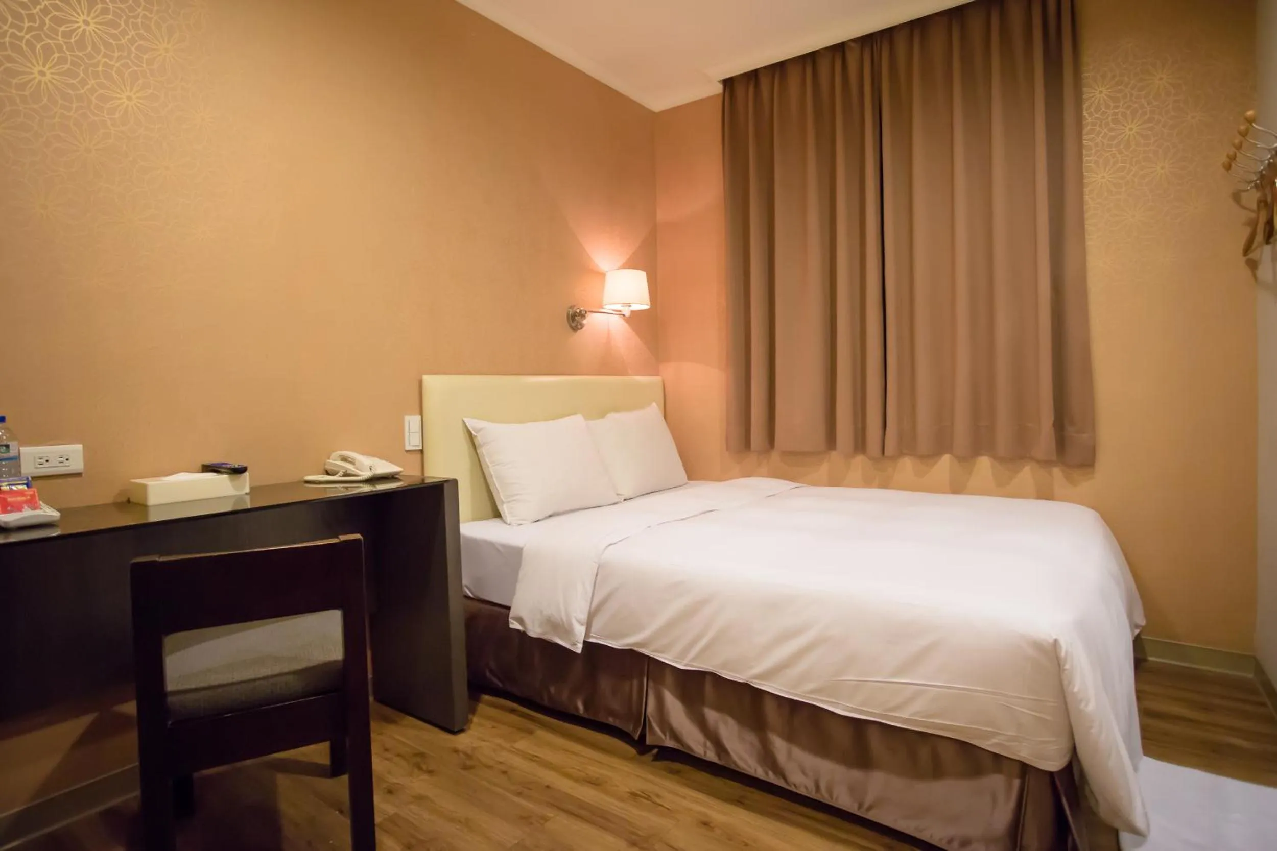 Photo of the whole room, Bed in Garden Hotel