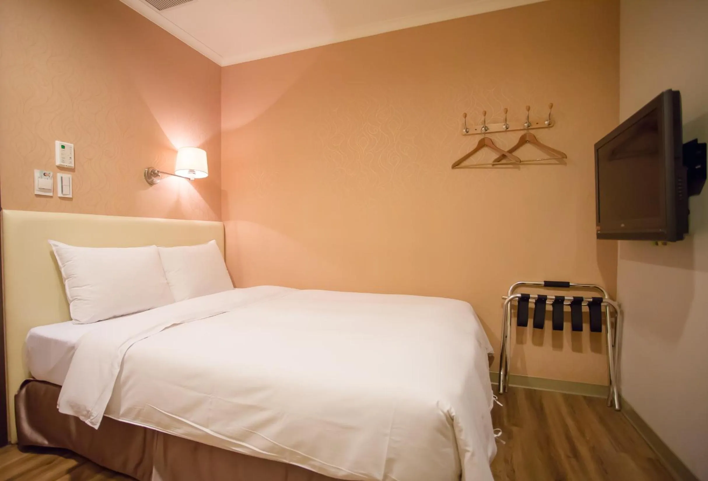 Photo of the whole room, Bed in Garden Hotel