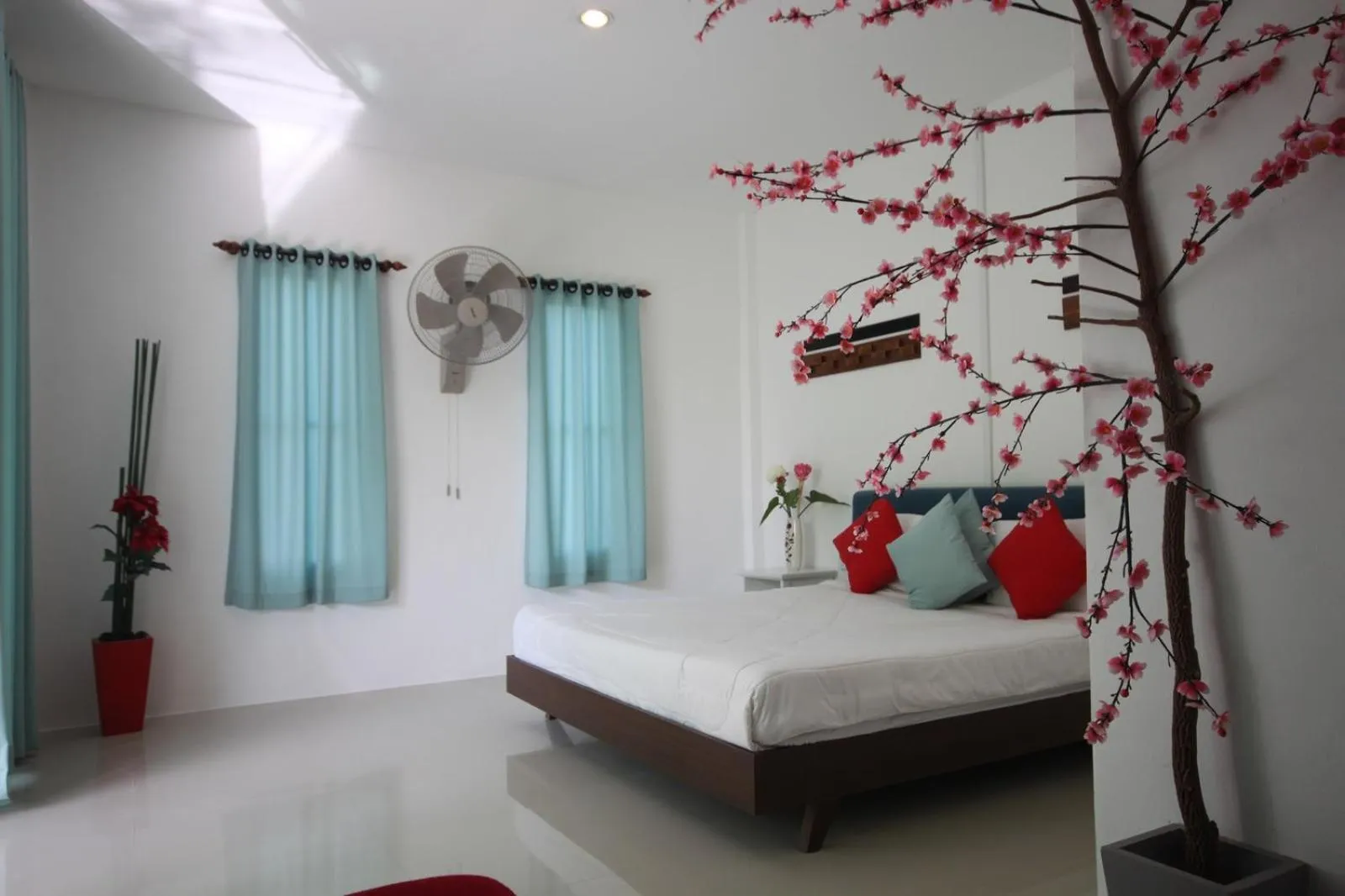 Bed in Phangan Cove Beach Resort