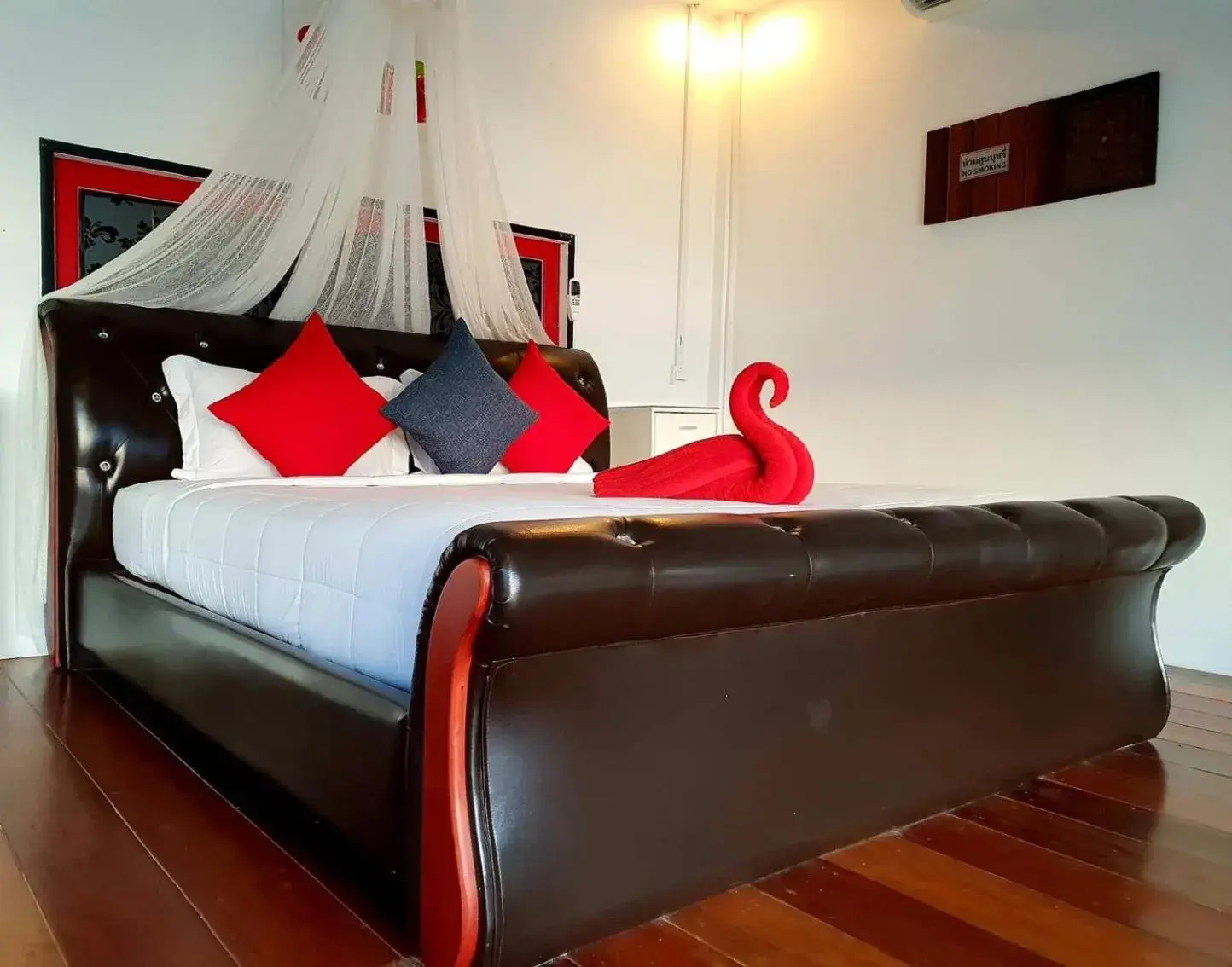 Bed in Phangan Cove Beach Resort Bed in Phangan Cove Beach Resort