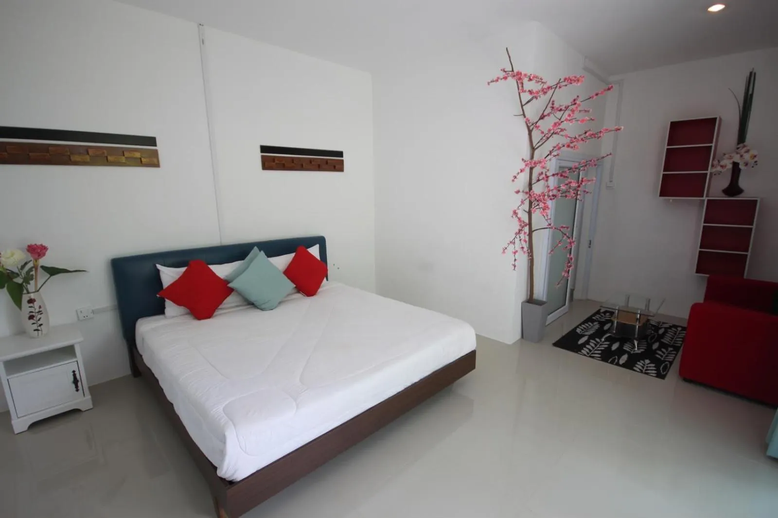 Bed in Phangan Cove Beach Resort