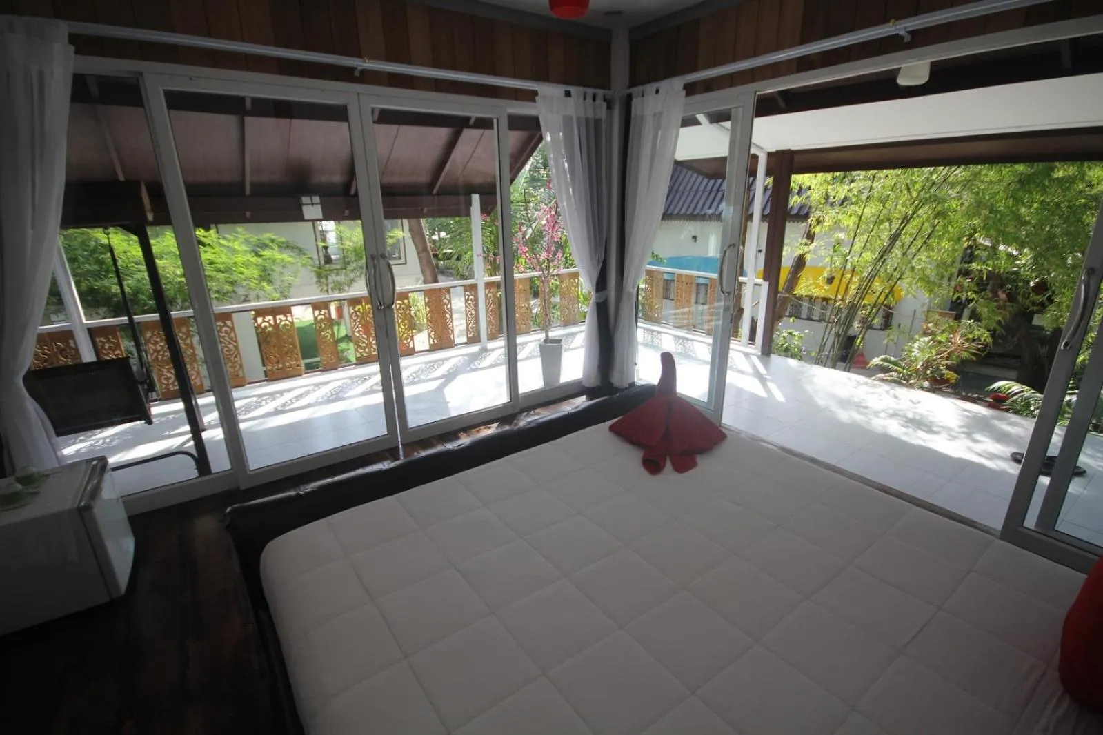 Bed in Phangan Cove Beach Resort