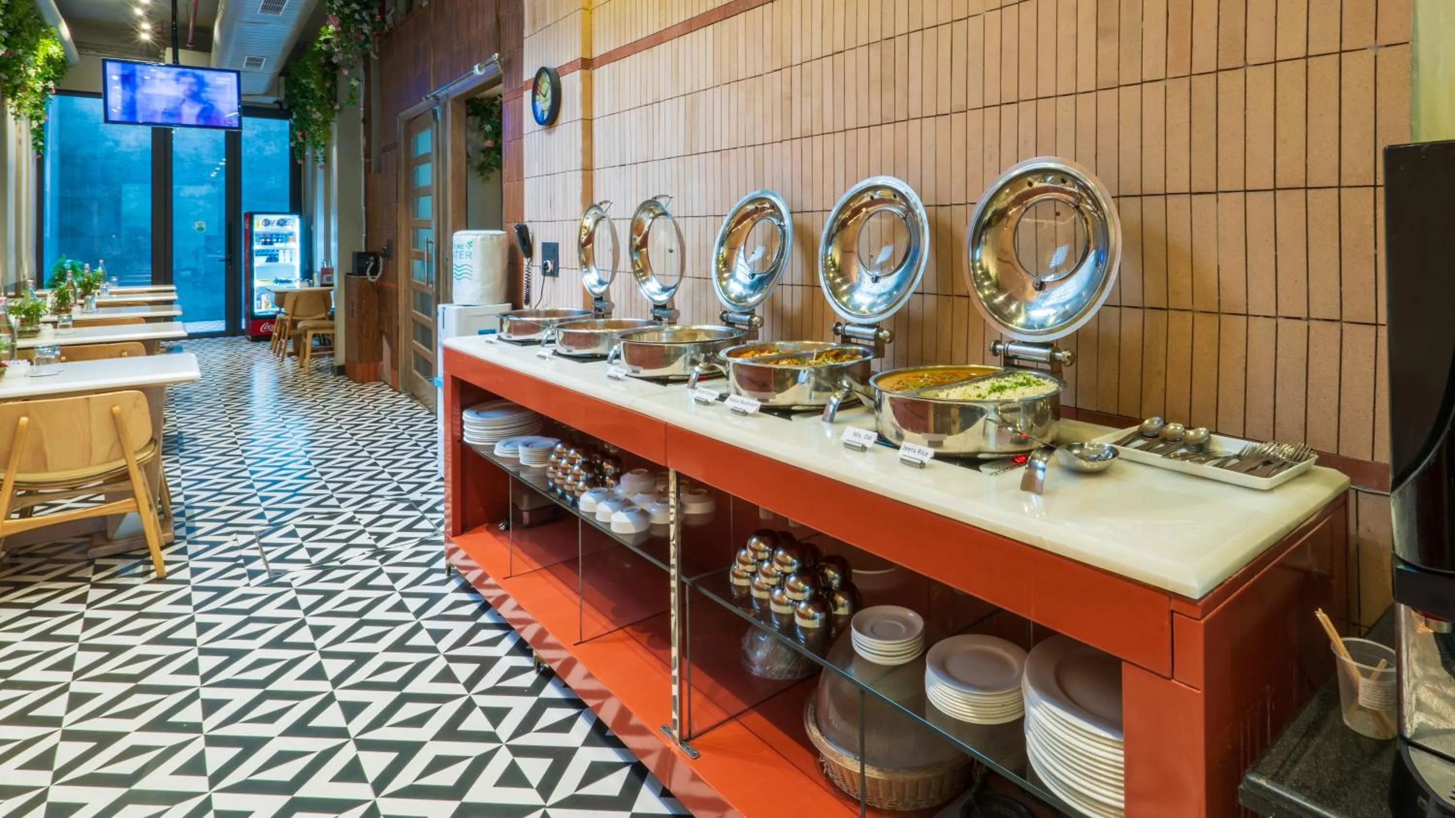 Restaurant/places to eat in Cosy Grand, Chanakyapuri by The Cosy Hotels