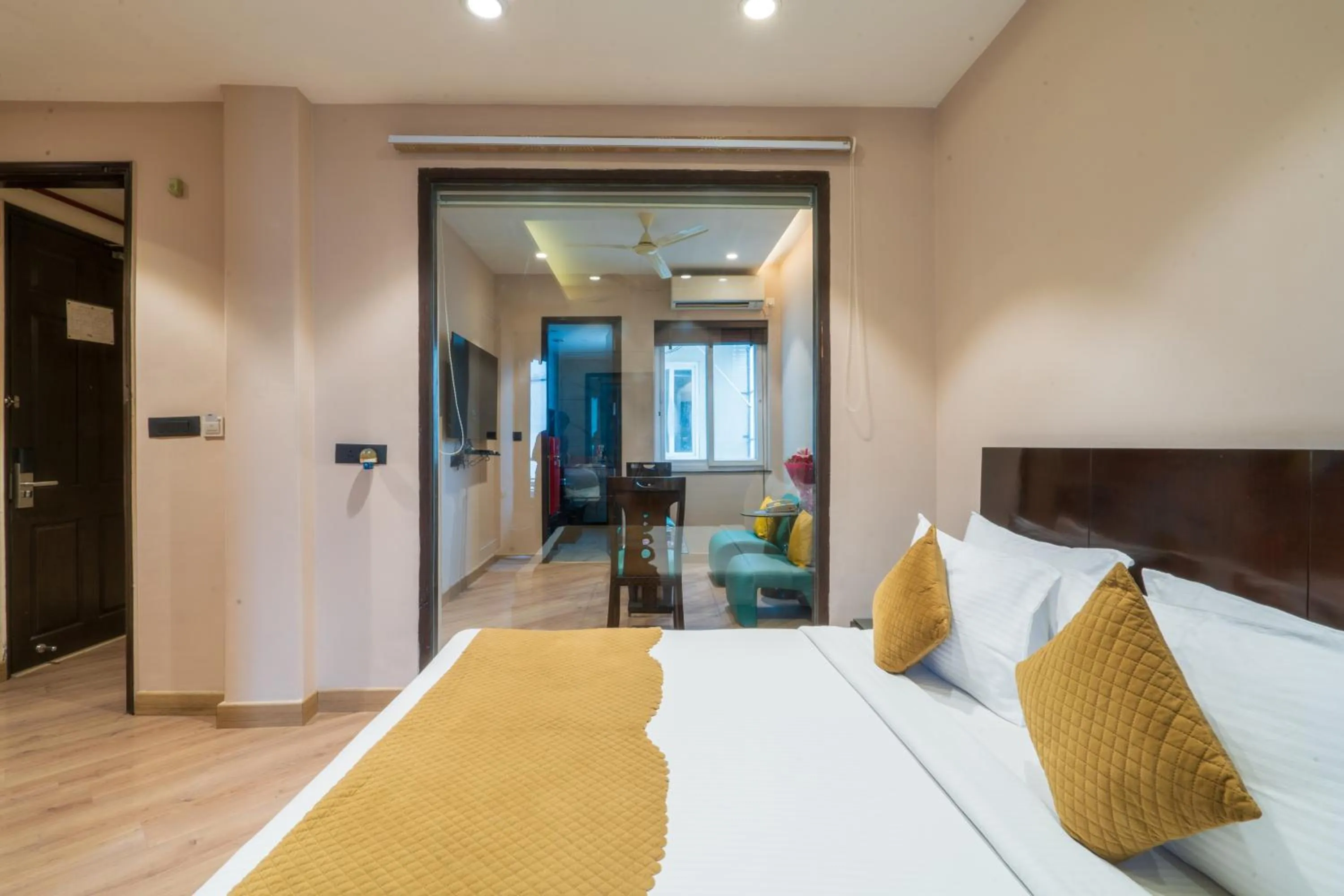 Bedroom, Bed in Cosy Grand, Chanakyapuri by The Cosy Hotels