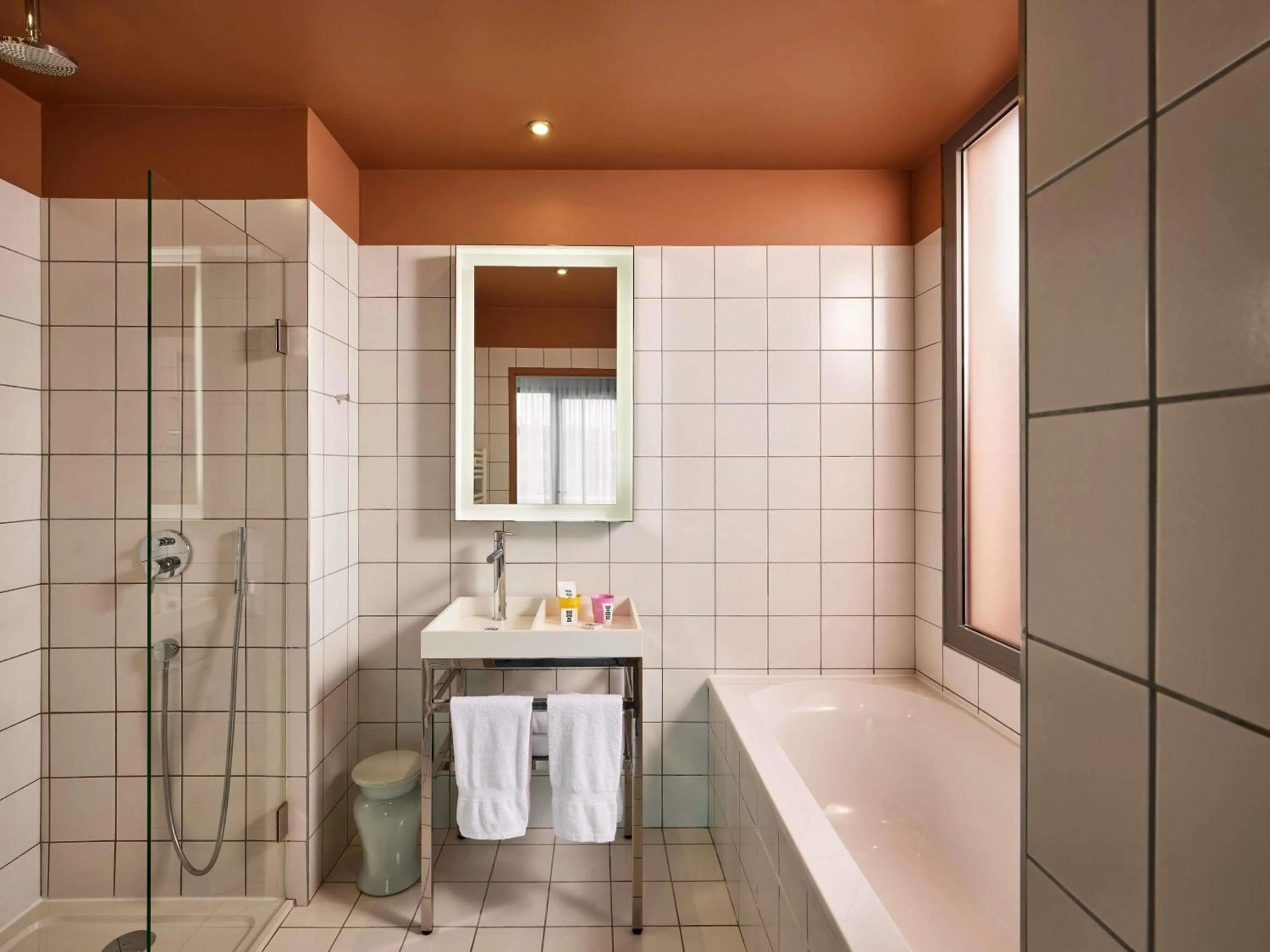 Bedroom in Mama Shelter Lyon