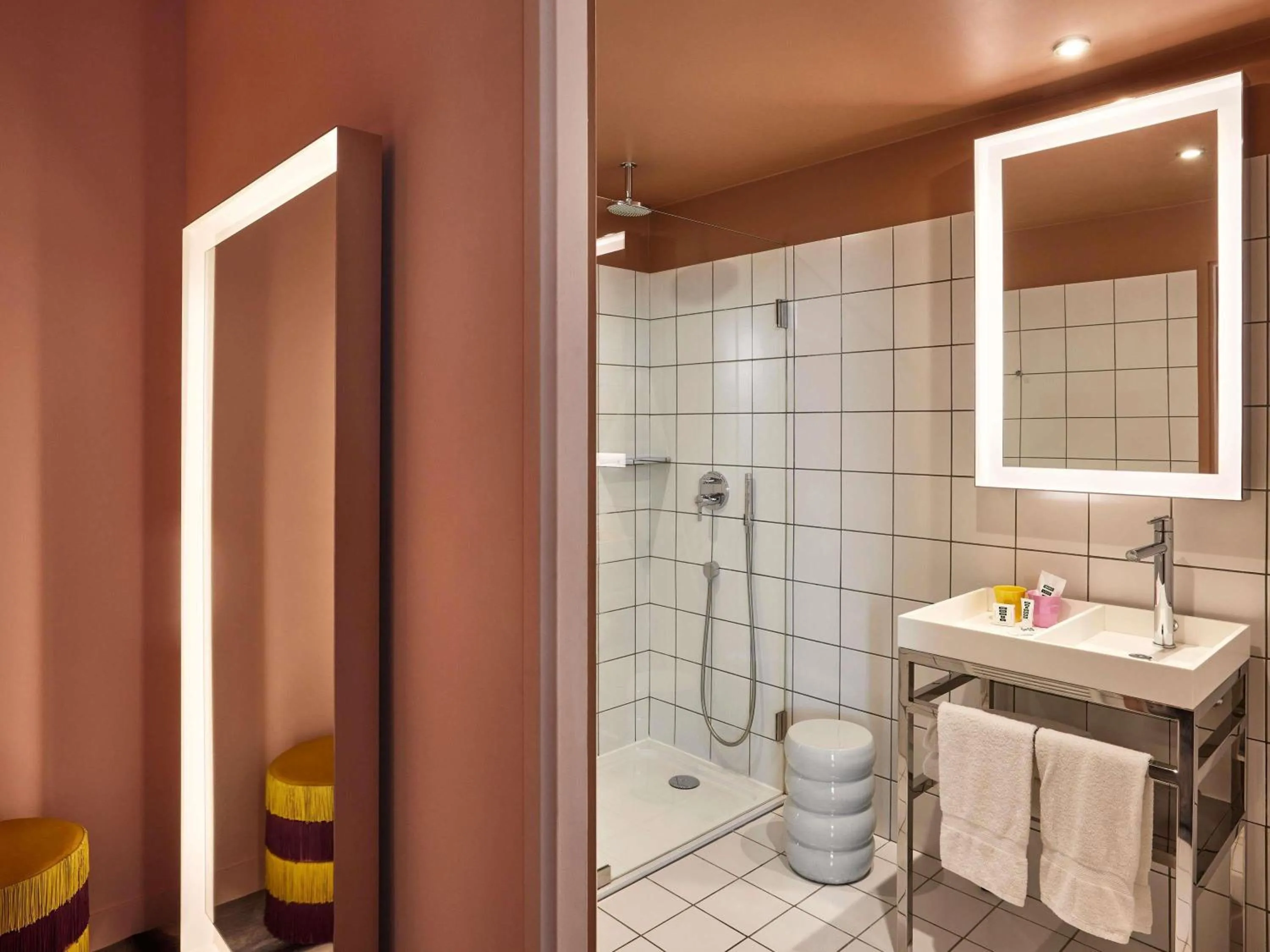 Bedroom in Mama Shelter Lyon