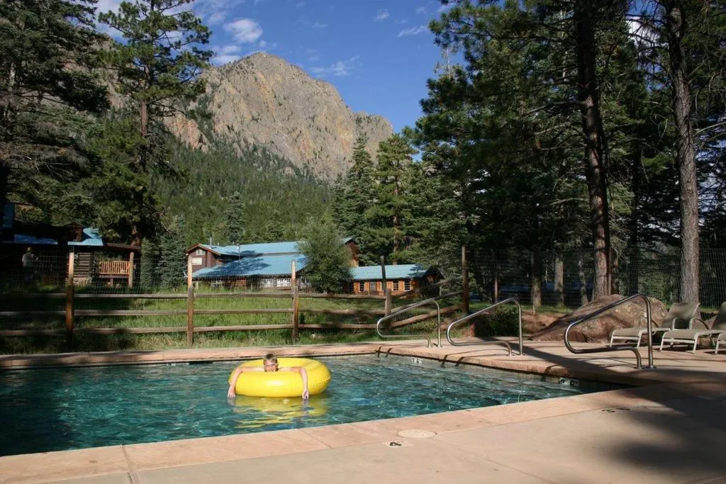 Swimming pool in Corkins Lodge