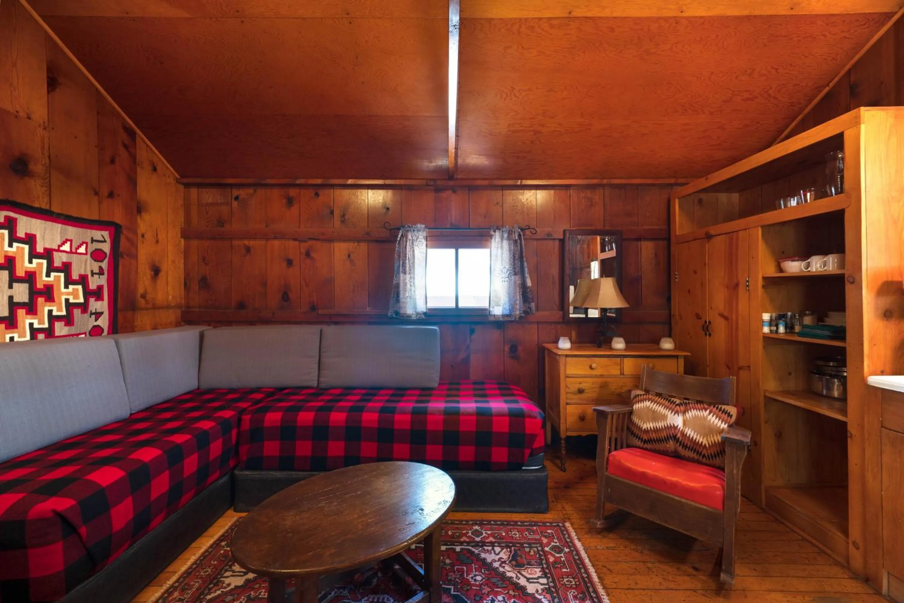 Living room, Bed in Corkins Lodge