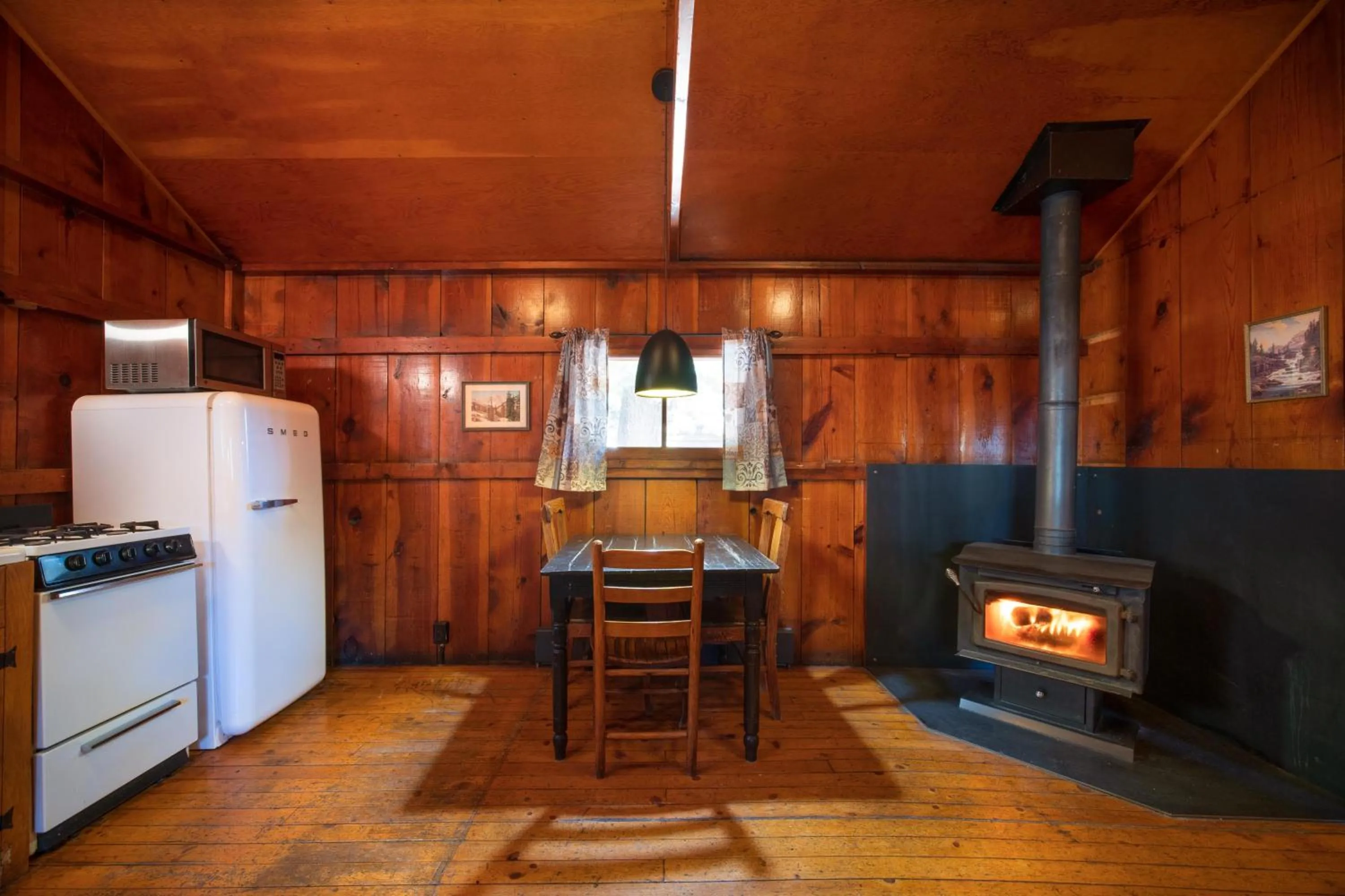 Kitchen or kitchenette in Corkins Lodge