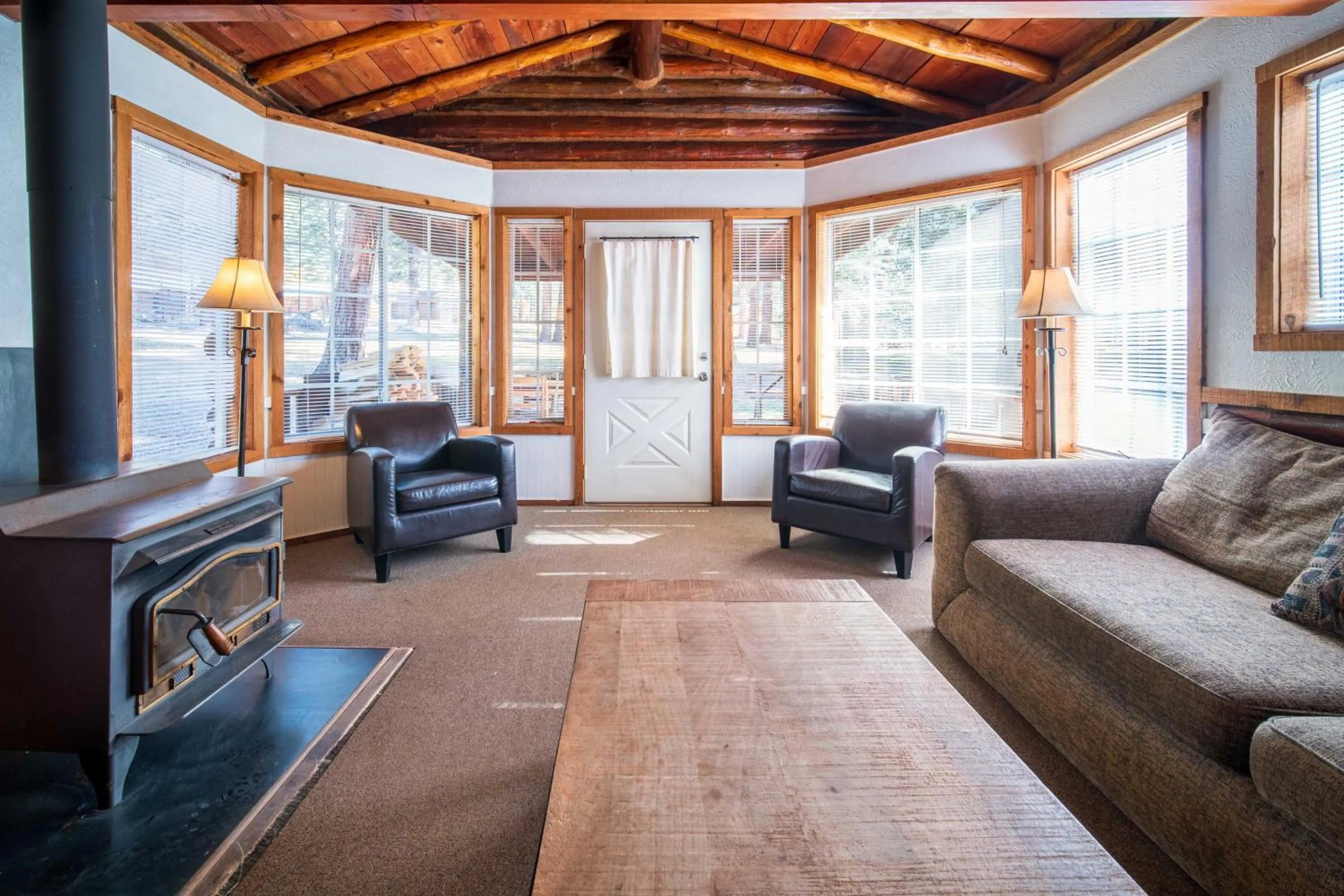 Living room in Corkins Lodge