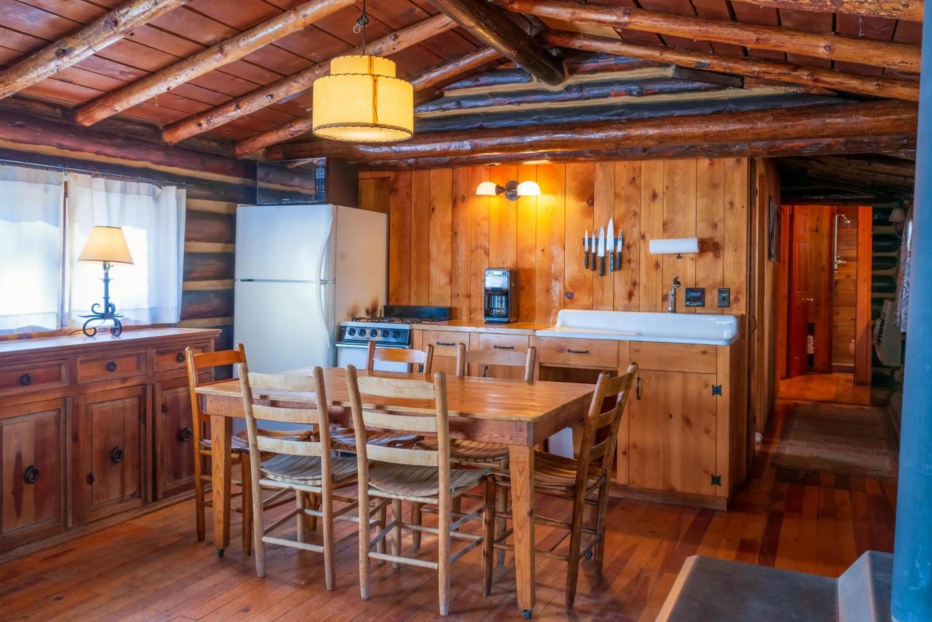 Kitchen or kitchenette in Corkins Lodge