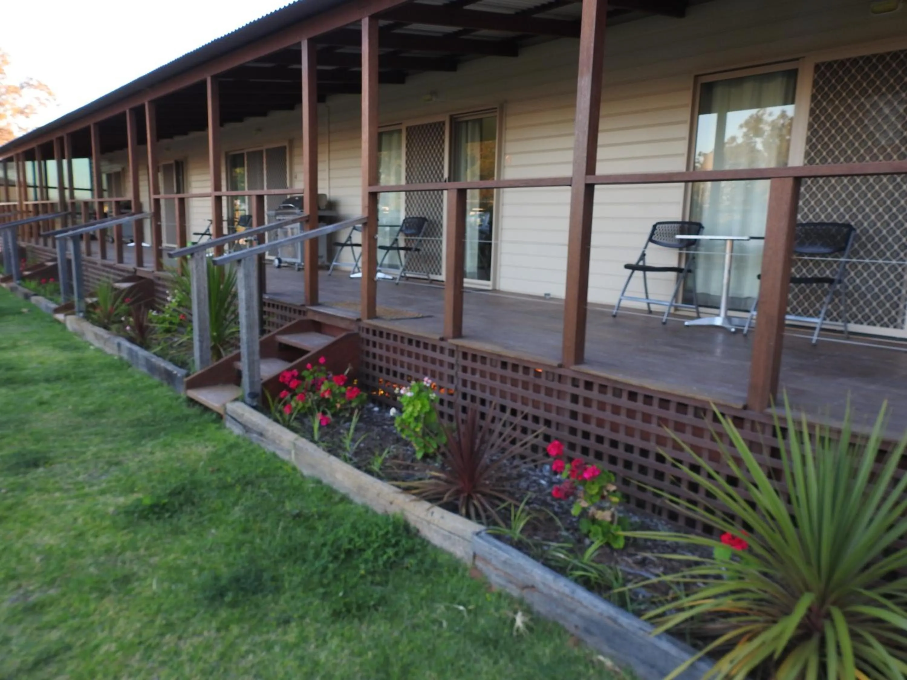Warrawong on the Darling Wilcannia Holiday Park