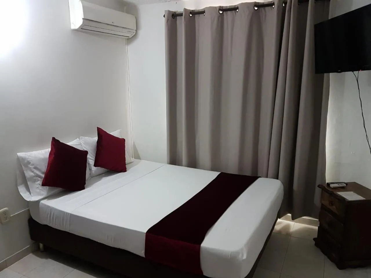 Superior Double Room - single occupancy in Hotel Don Juan Colonial