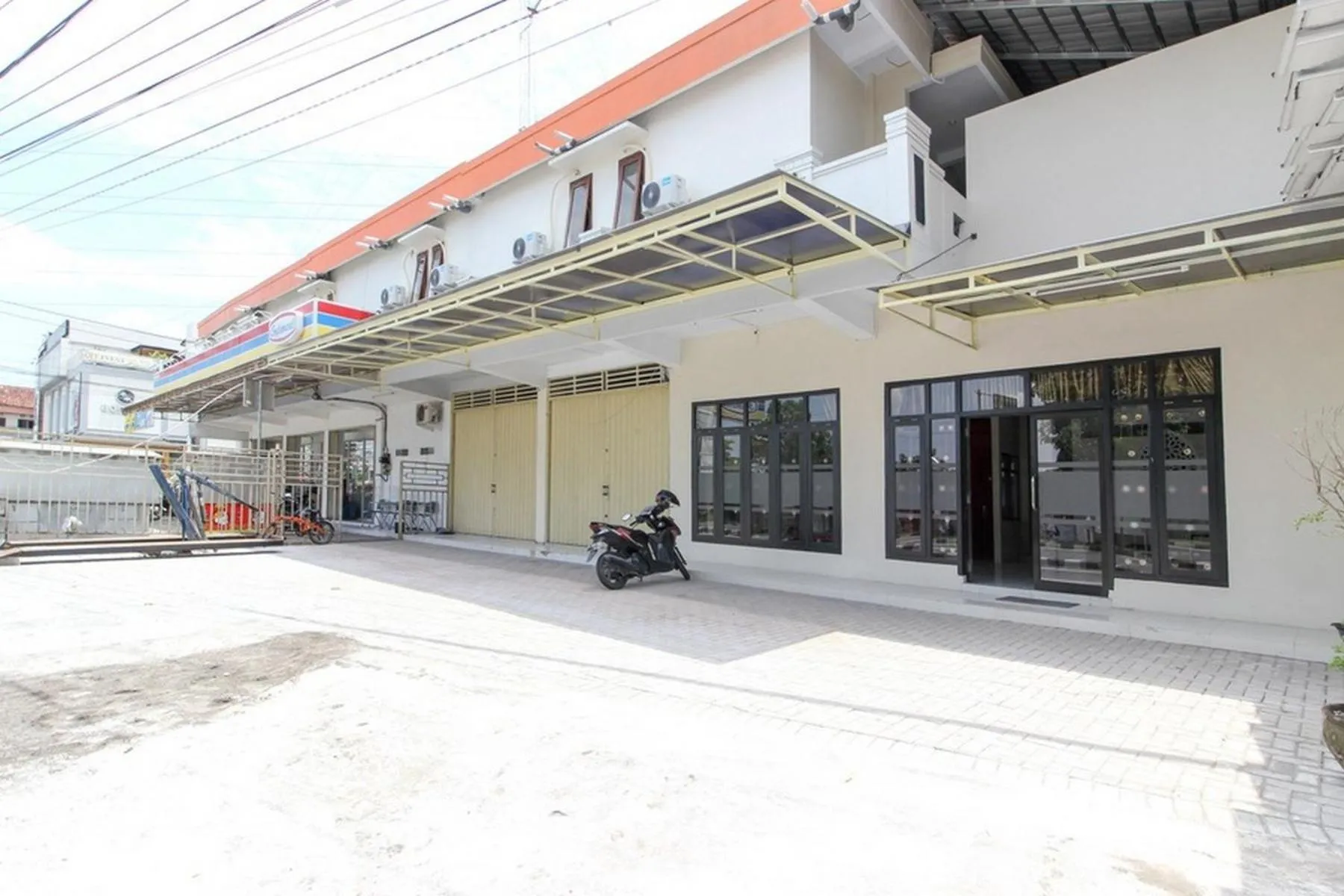 Property building in RedDoorz near Jogja Kembali Monument 3